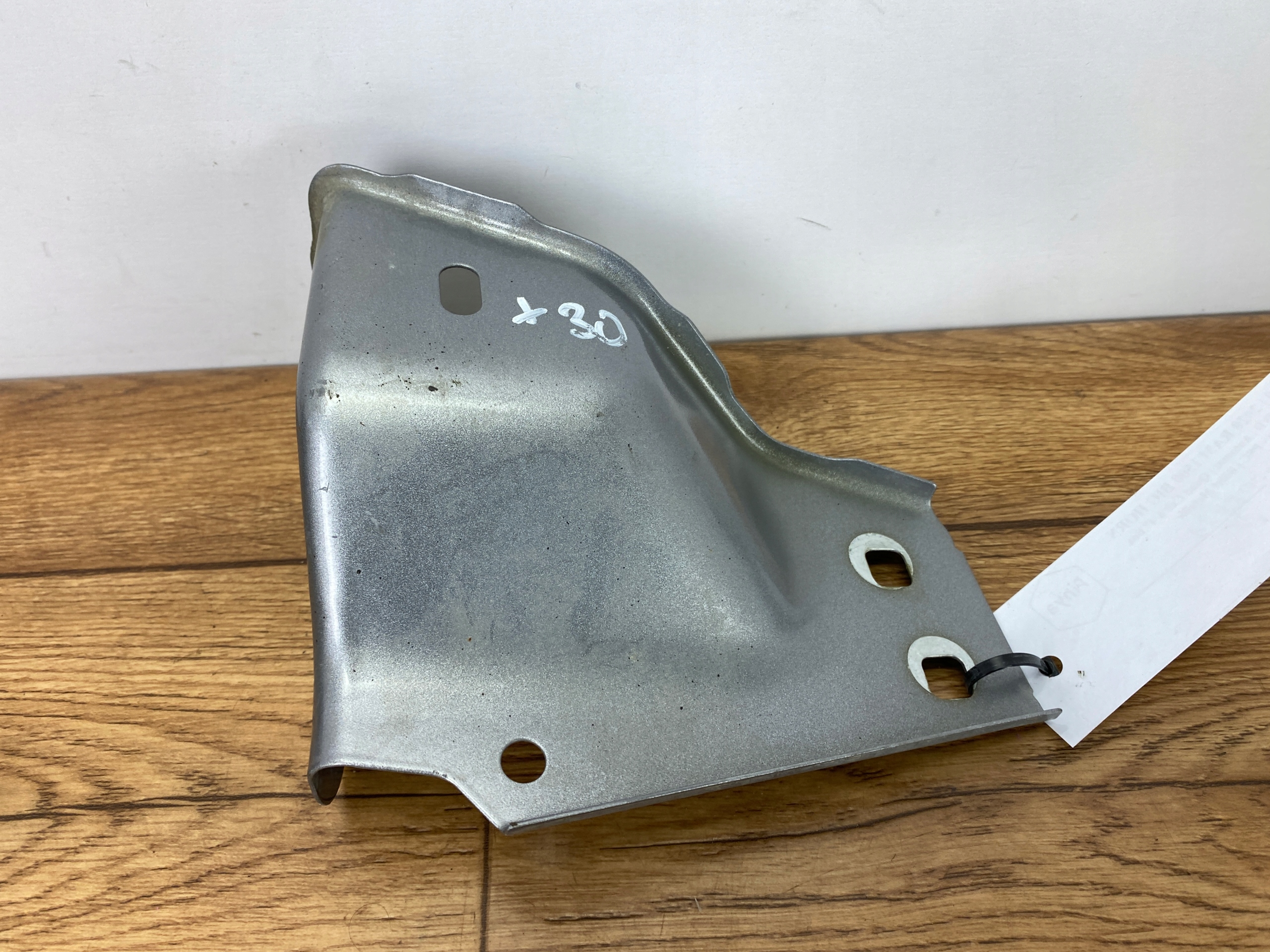 Support plaque Tôle Aile Dodge Ram 1500 2019+ USA