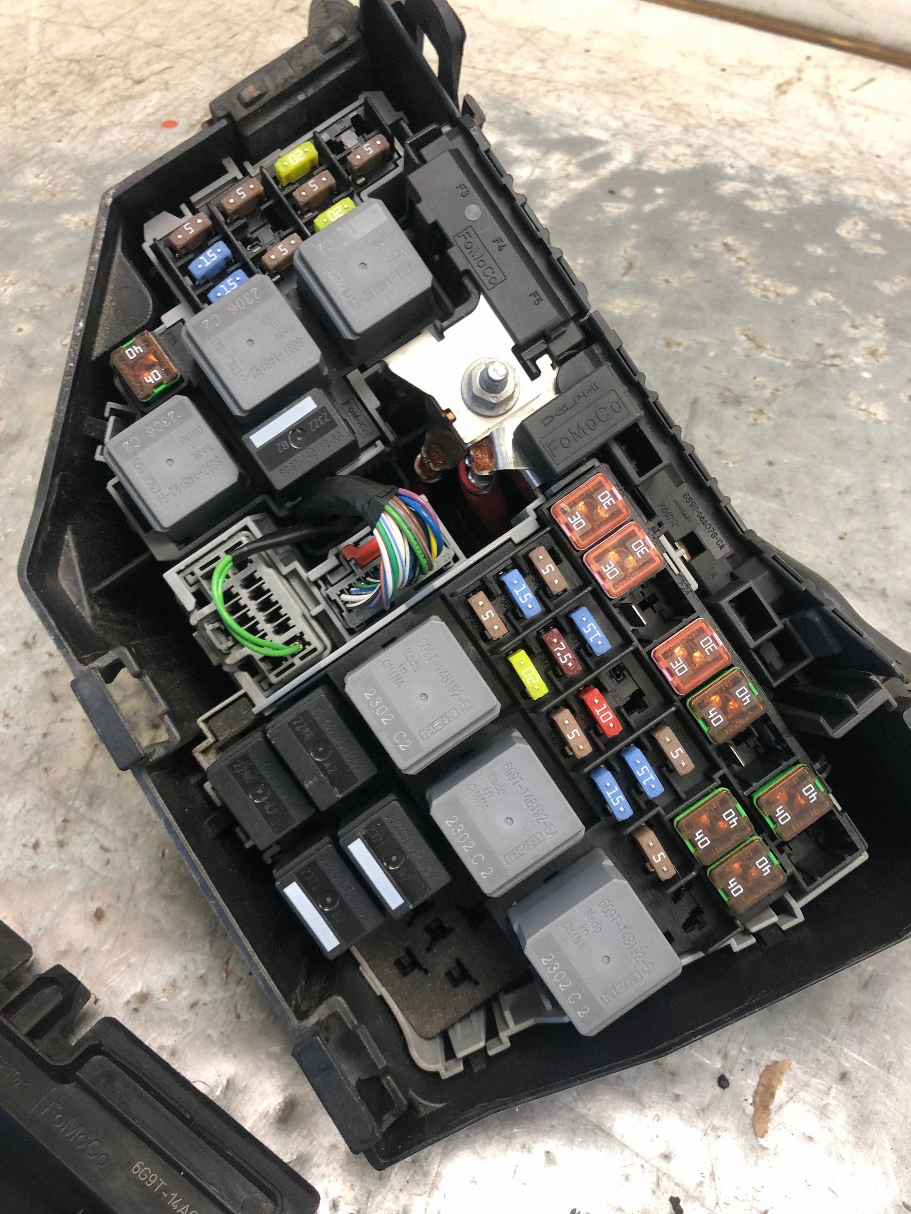 fuse box FORD MONDEO MK4 6G9T-14A076-AF