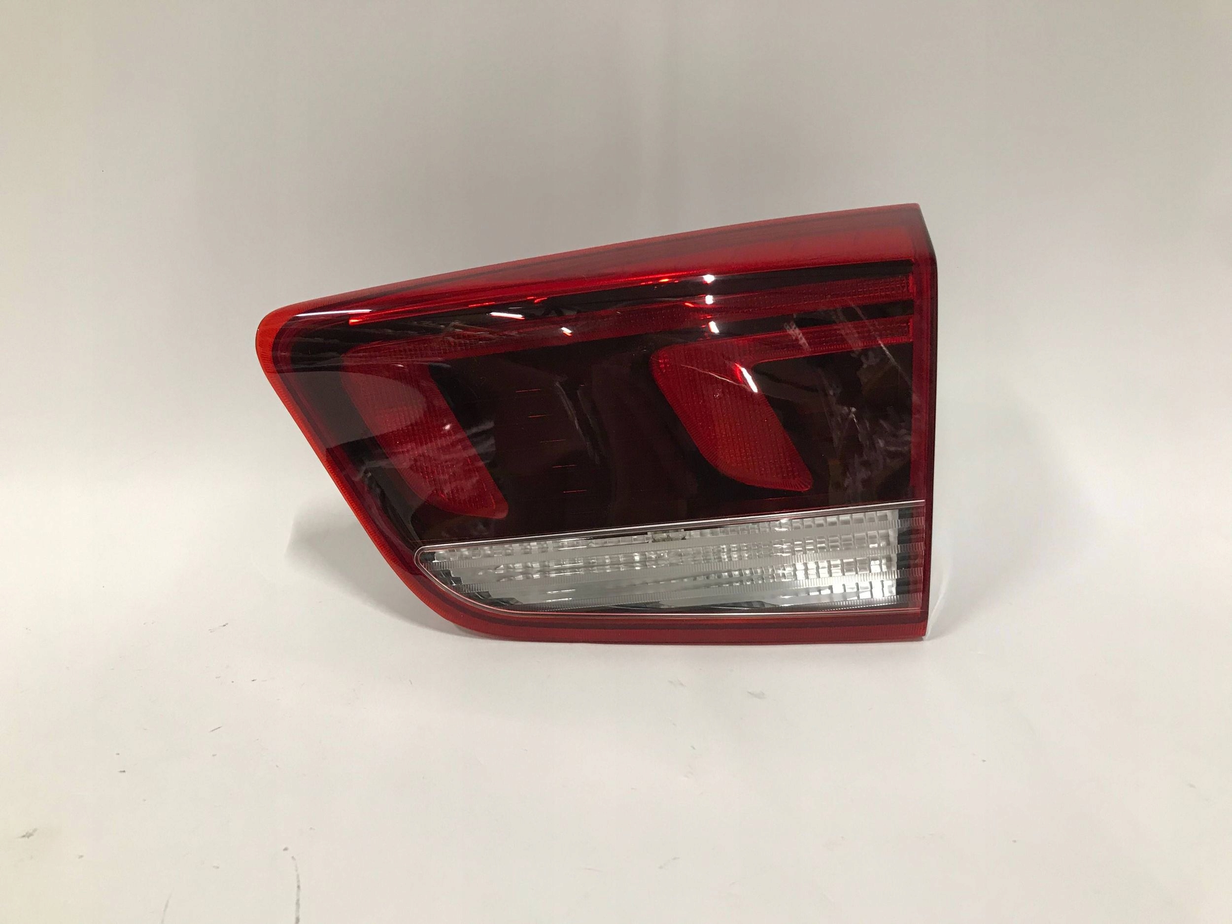 KIA RIO IV YB 17- LAMPA TYLNA PRAWA WEWNĘTRZNA KLAPA LED EUROPA ORYGINAŁ