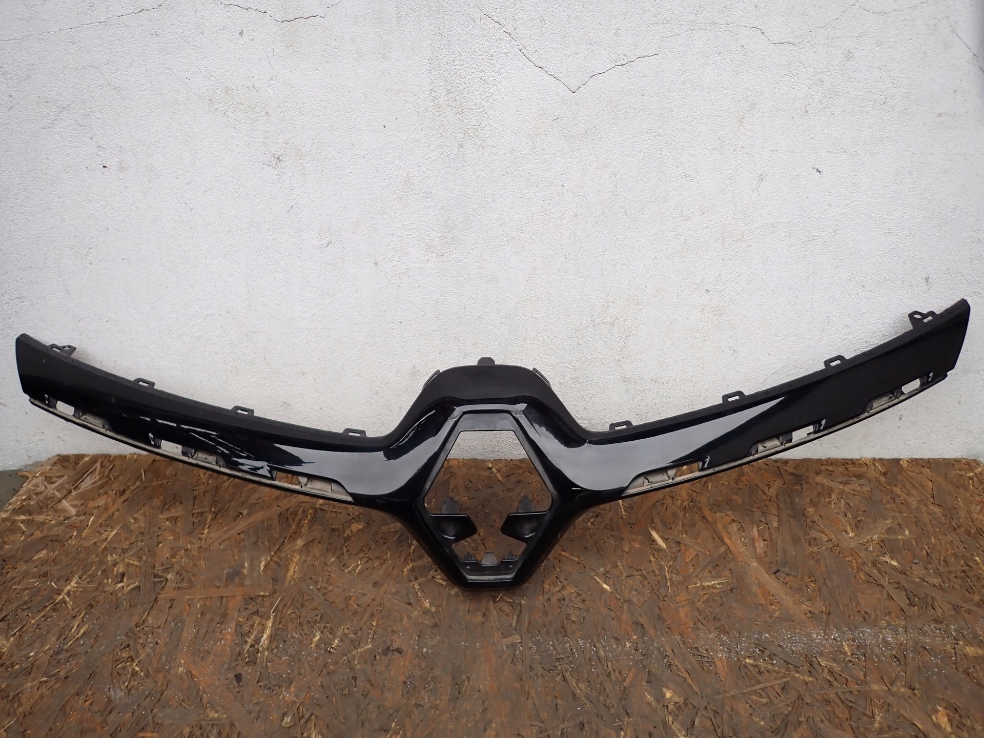 молдинг решетки renault CAPTUR 2 II 2020- 623829844R