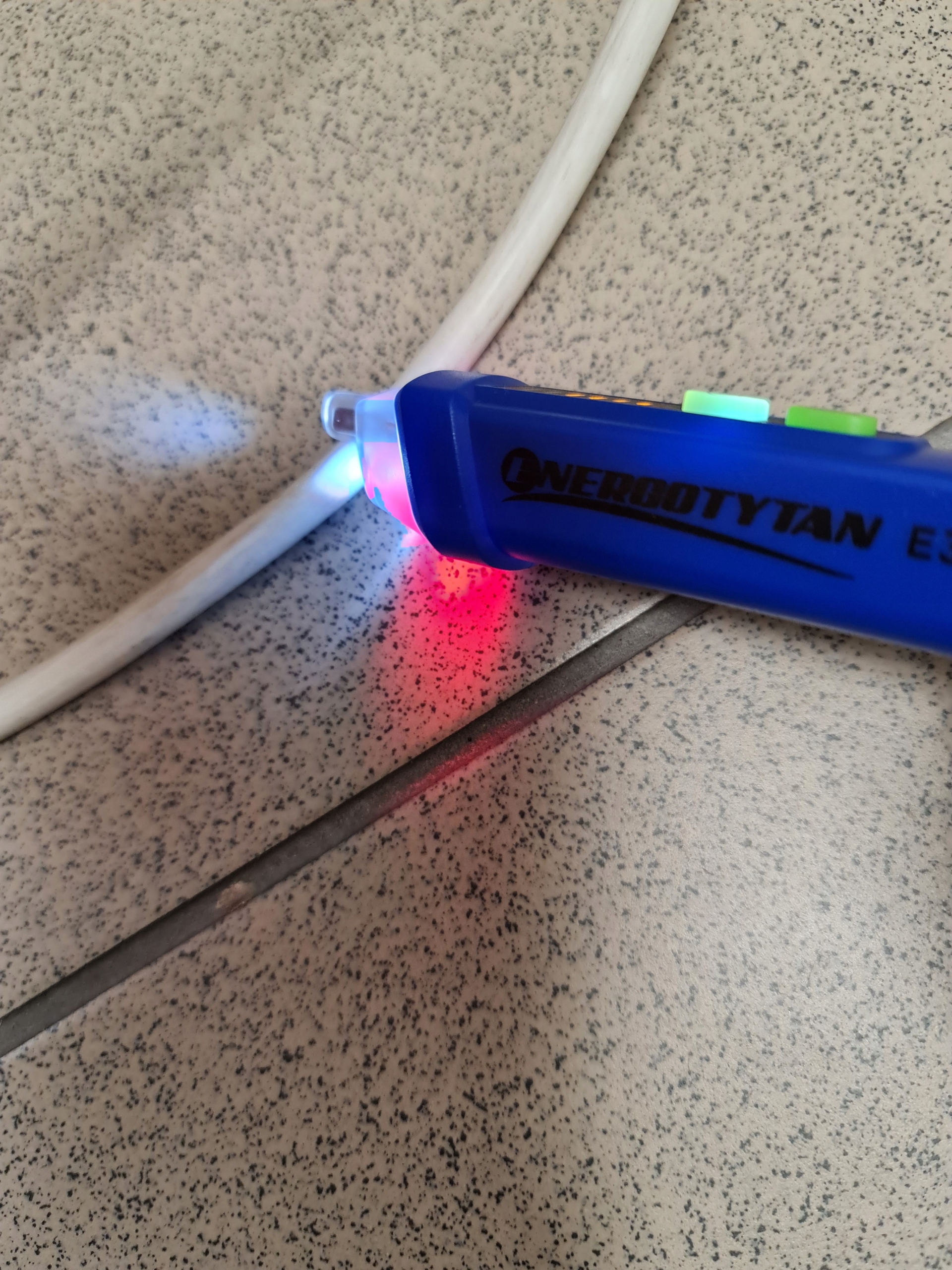 PRÓBNIK NAPIĘCIA AC 12-1000V TESTER BEZDOTYKOWY Rodzaj próbnik