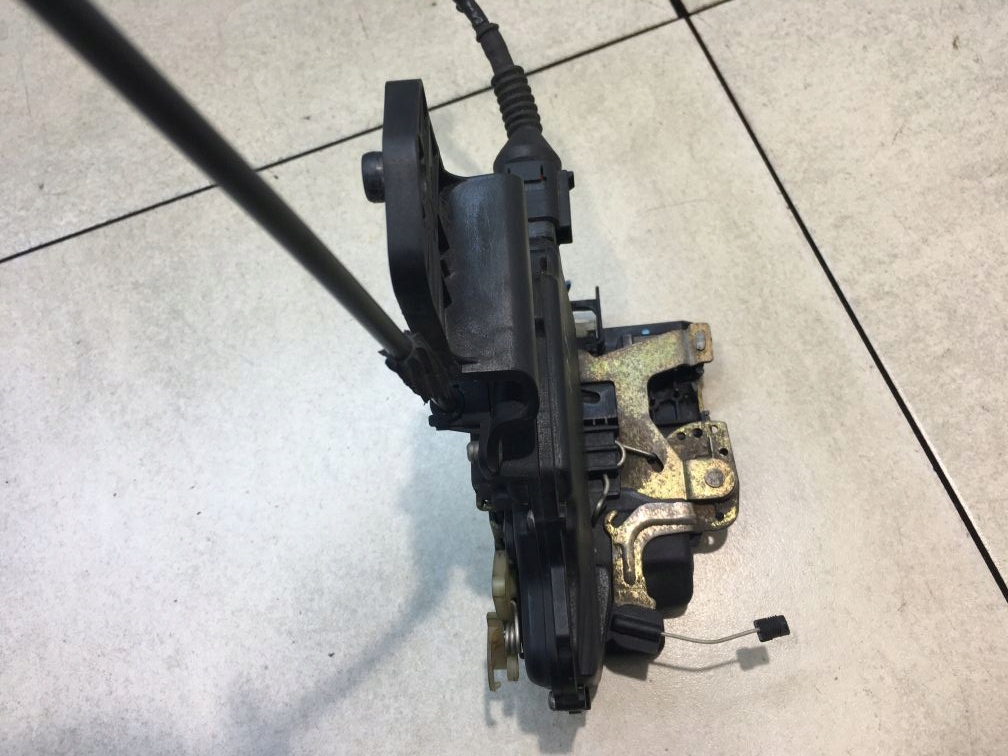 lock door right rear part VW PASSAT B5 6 PIN