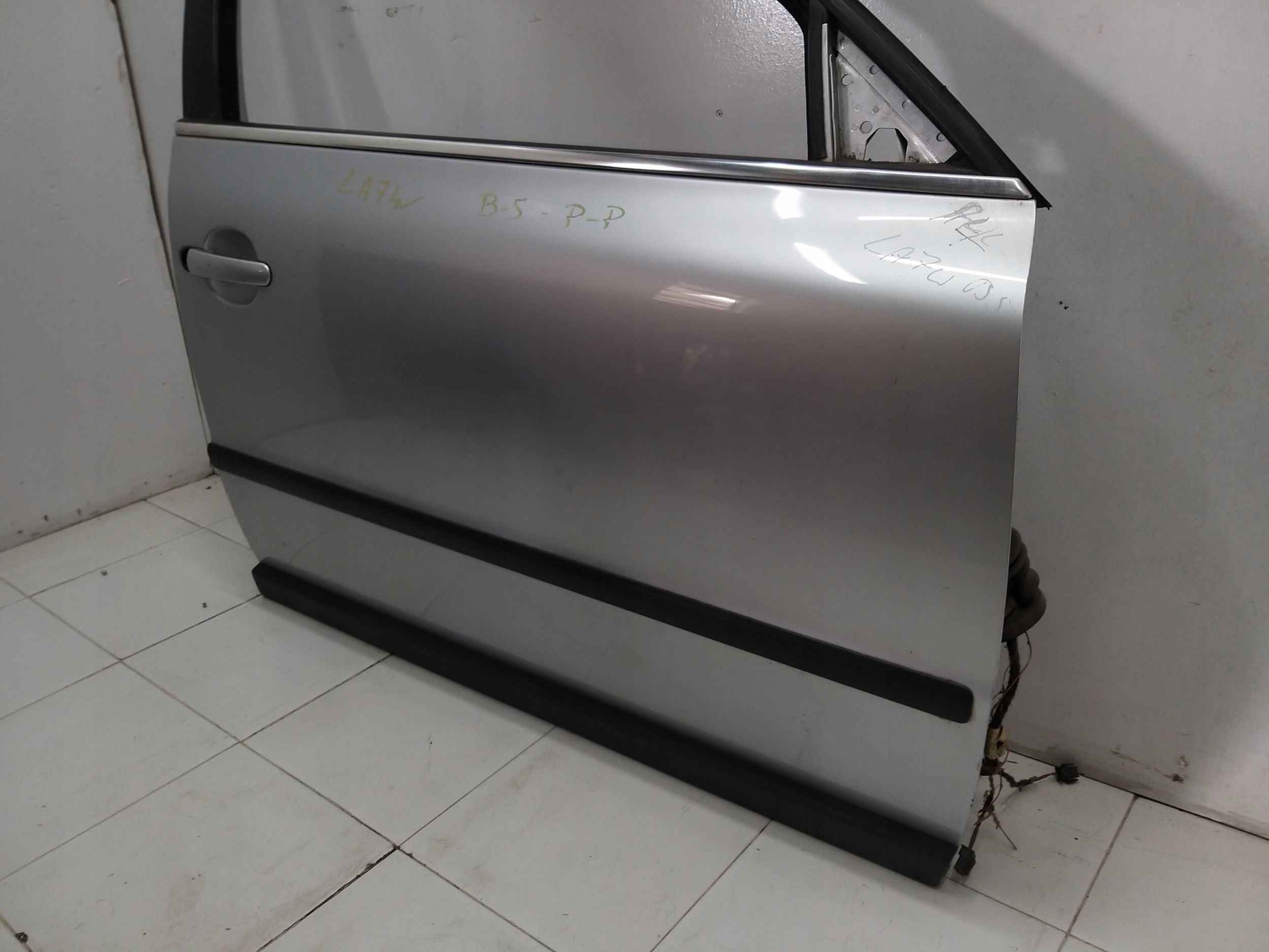VW PASSAT B5 96-05R. door right front front