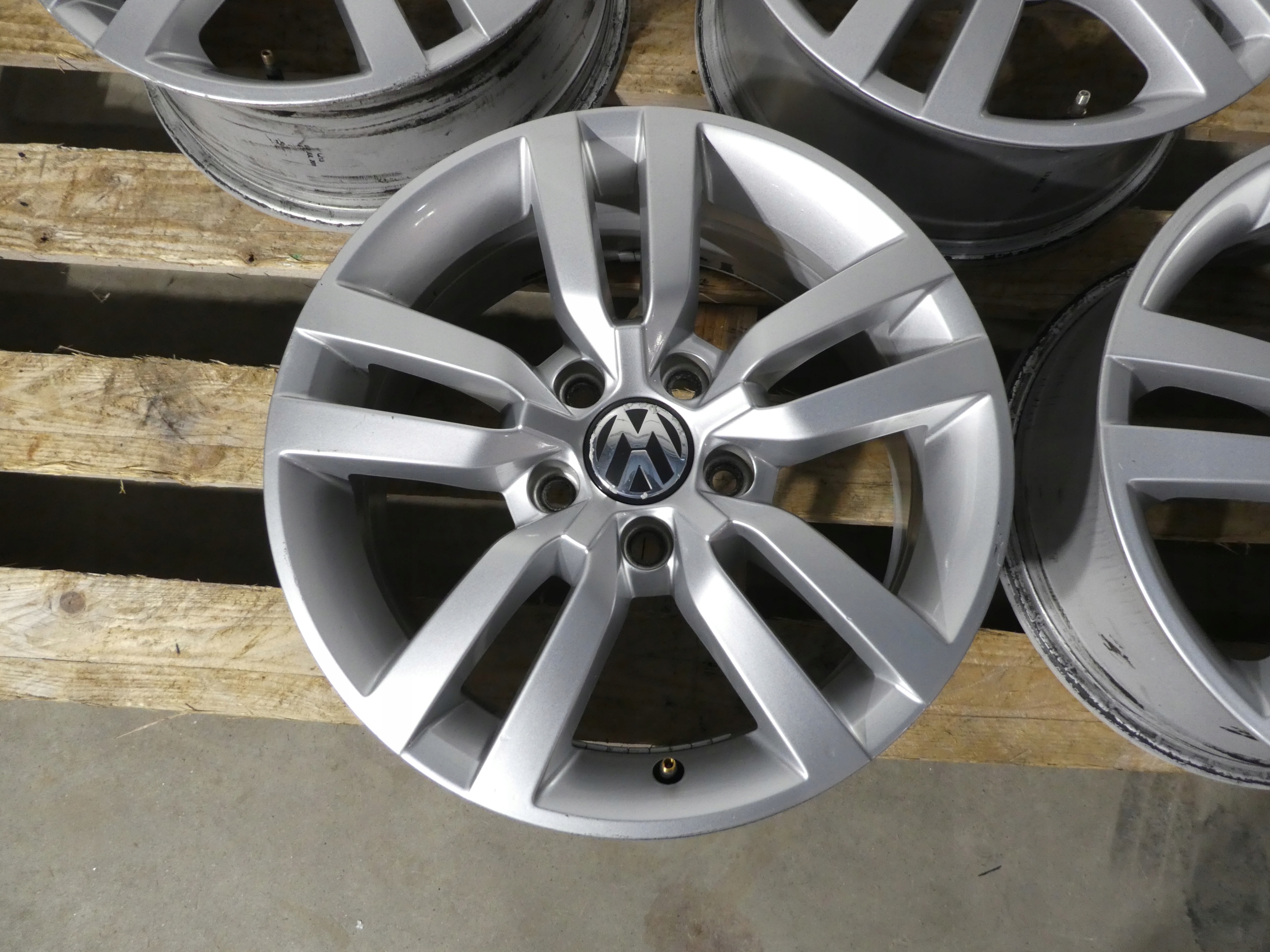 4X discs aluminium disc 5N0601025R VW 5X112