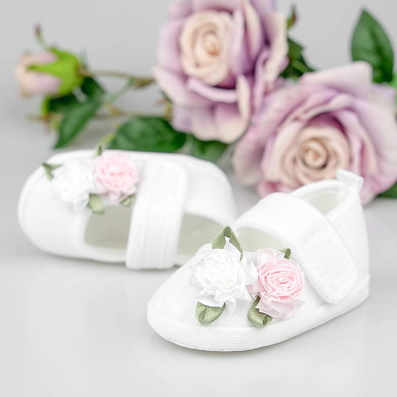 Białe buciki do chrztu z różyczkami Roczek 11 buty Rozmiar 11 cm