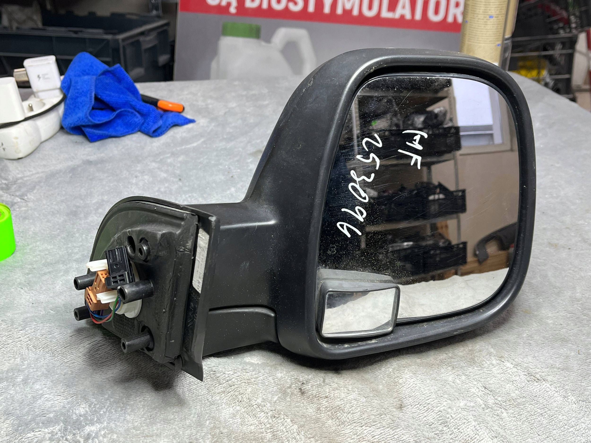 mirror side PEUGEOT PARTNER, 06.12 - 18 96777550XT !J