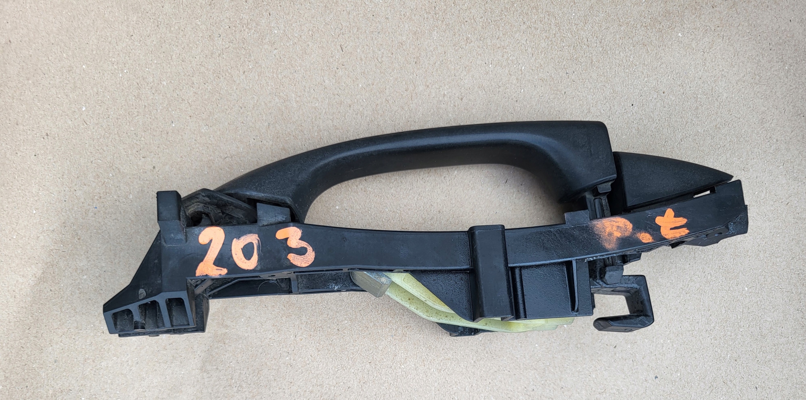 handle exterior holder right rear part MERCEDES C-KL W203 OE
