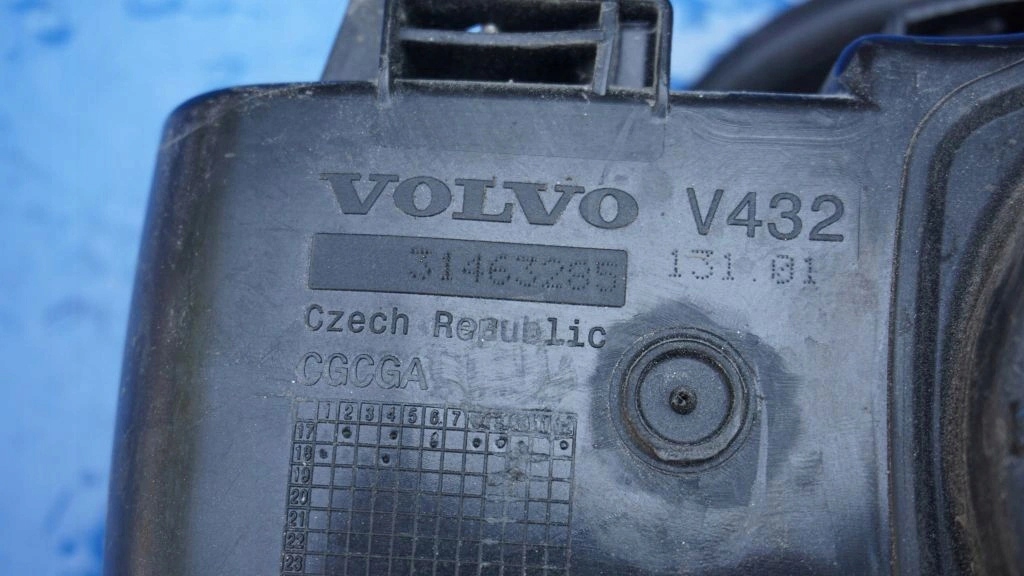 VOLVO S60 V60 CC III - KLAPKA Tankklappe