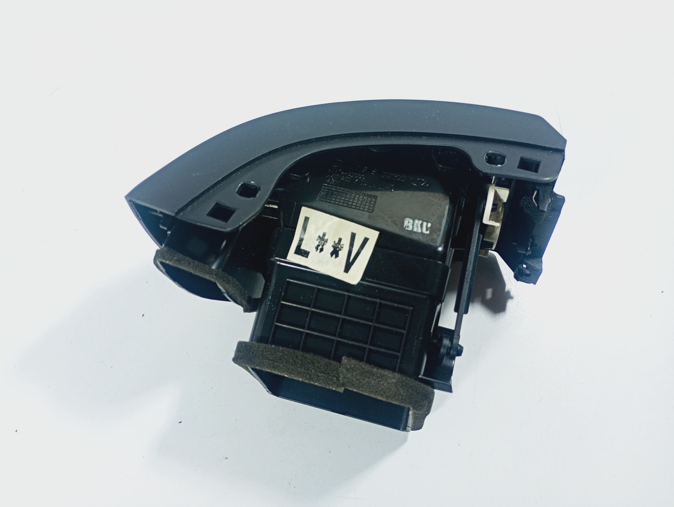 grid air conditioning devices air left driver´s OE 4D97450000 Kia Carnival 06-15