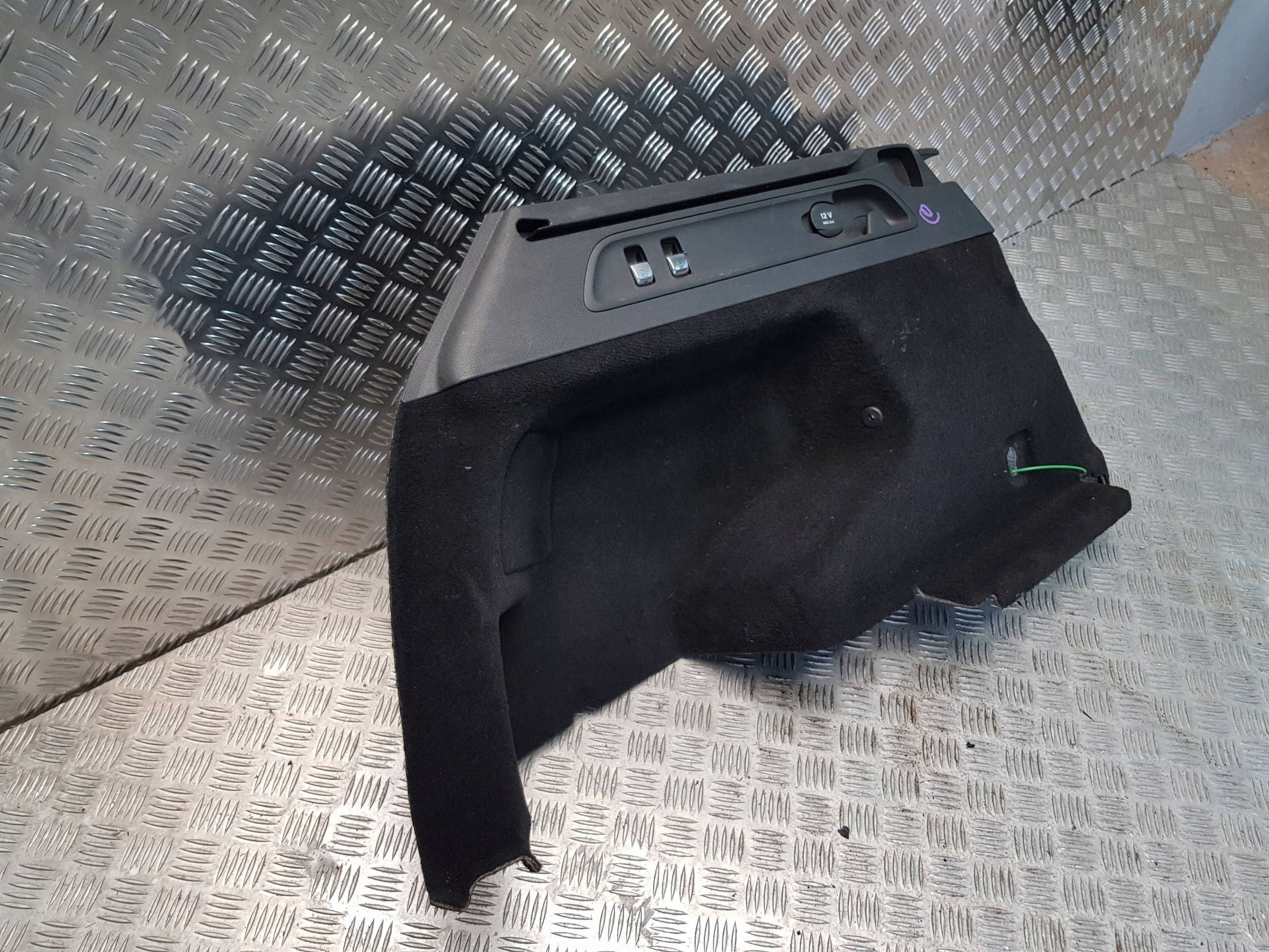 boot upholstery left rear part A2536807500 MERCEDES GLC W253
