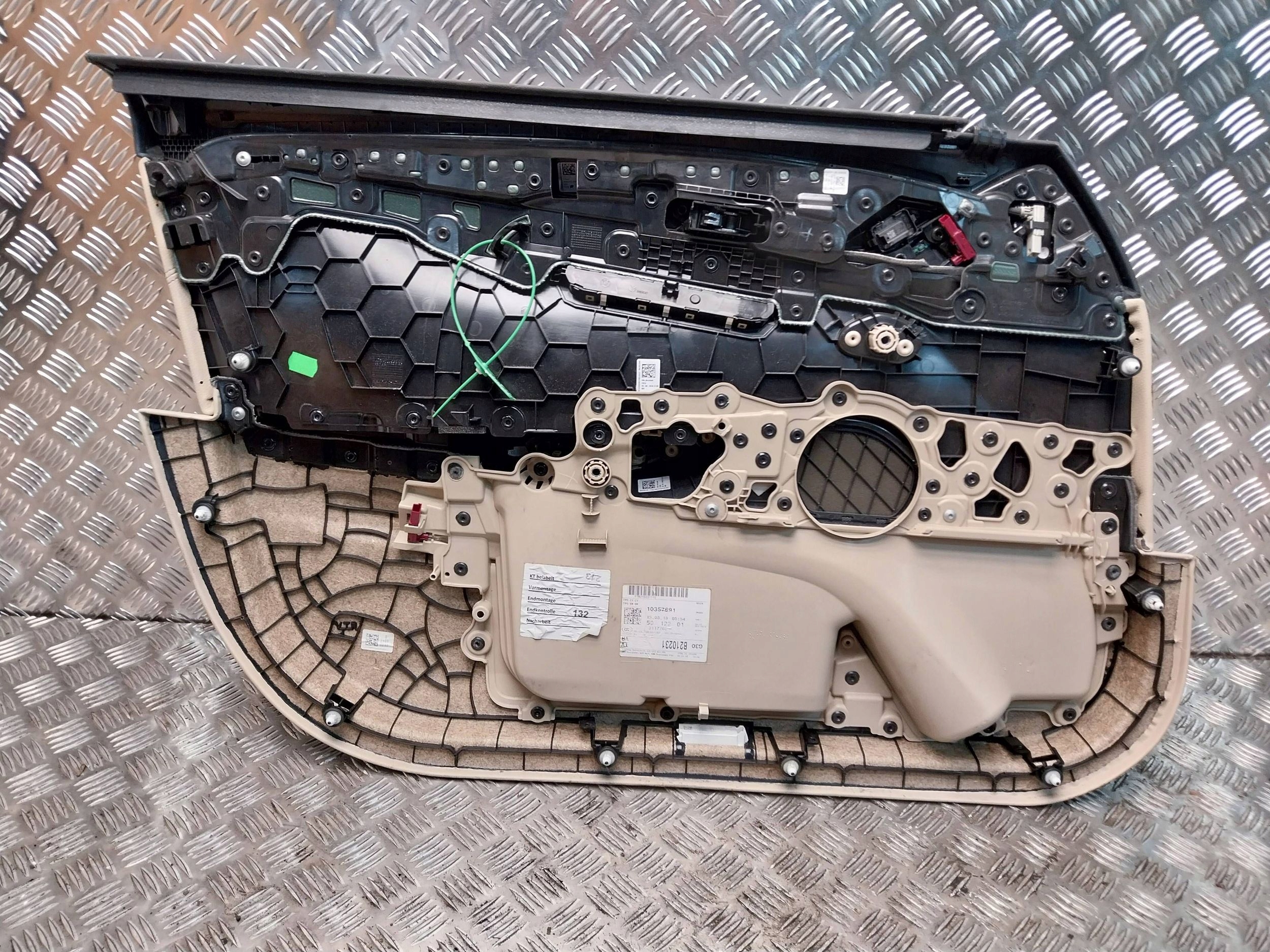 upholstery door right front side BMW 5 G30 17- 210231