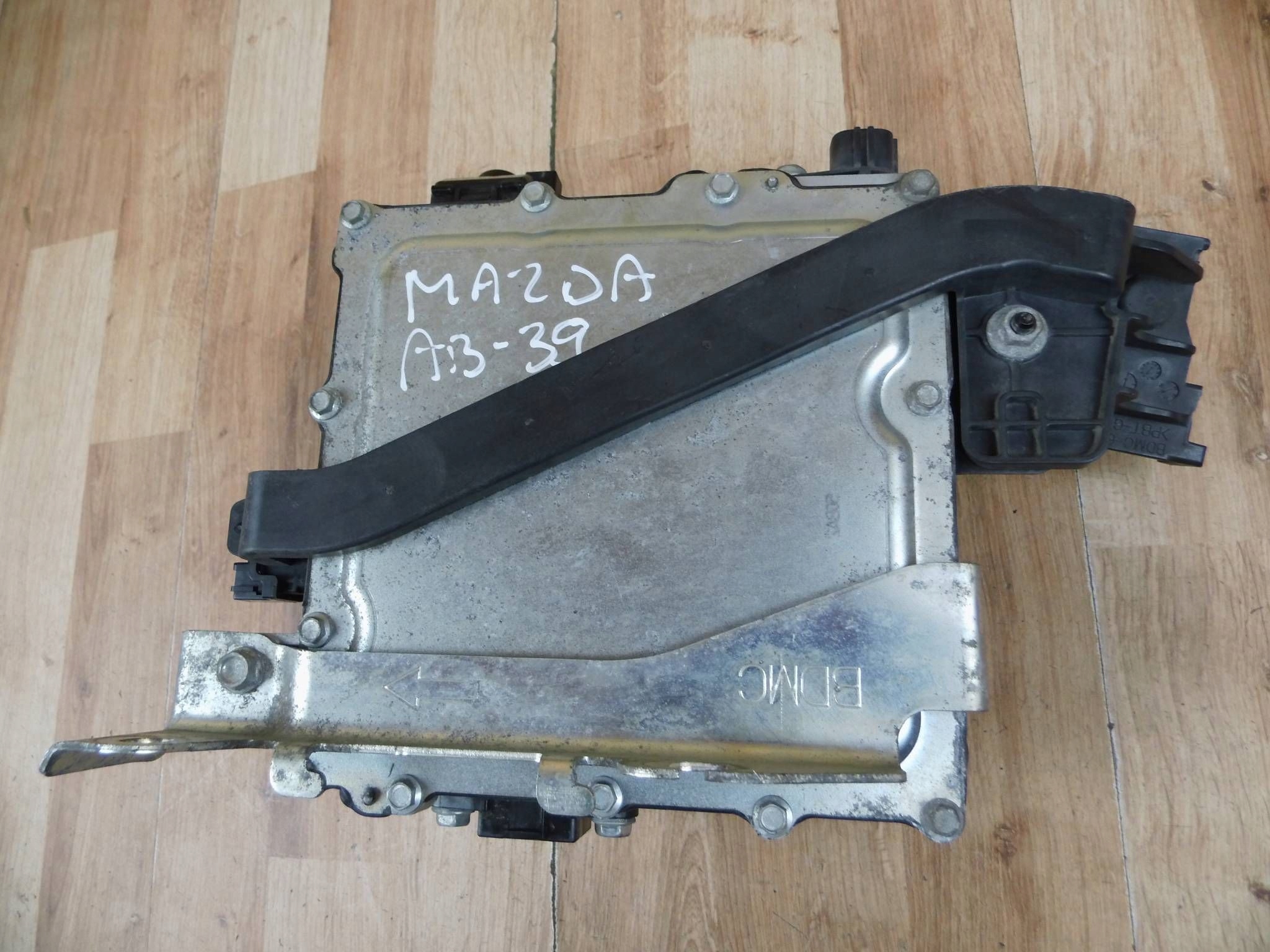 Mazda CX-30 control unit napiecie konwerter BDMC67ZD3C