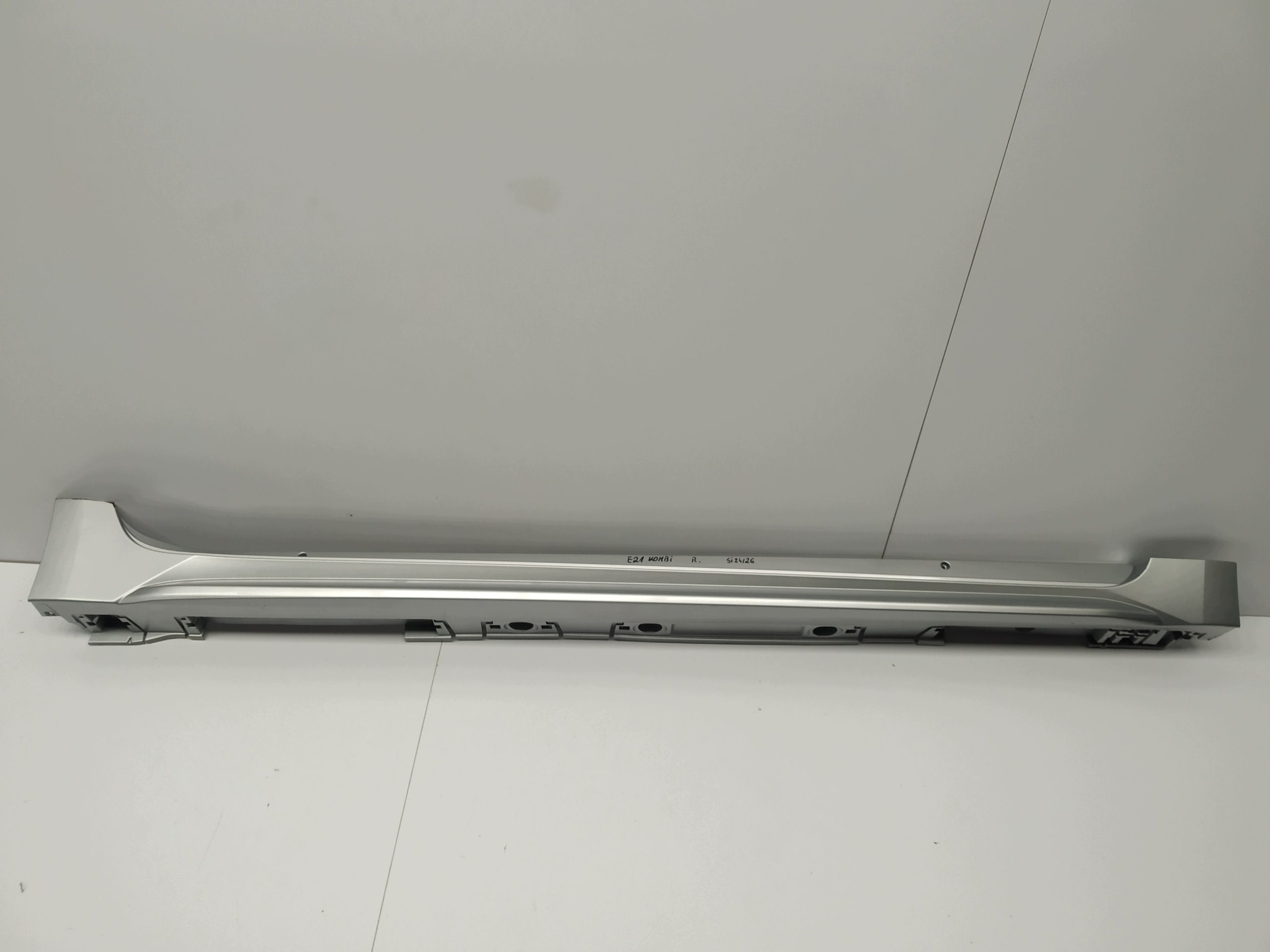 2018r + Toyota Corolla E21 kombi threshold moulding threshold right 75850-02220
