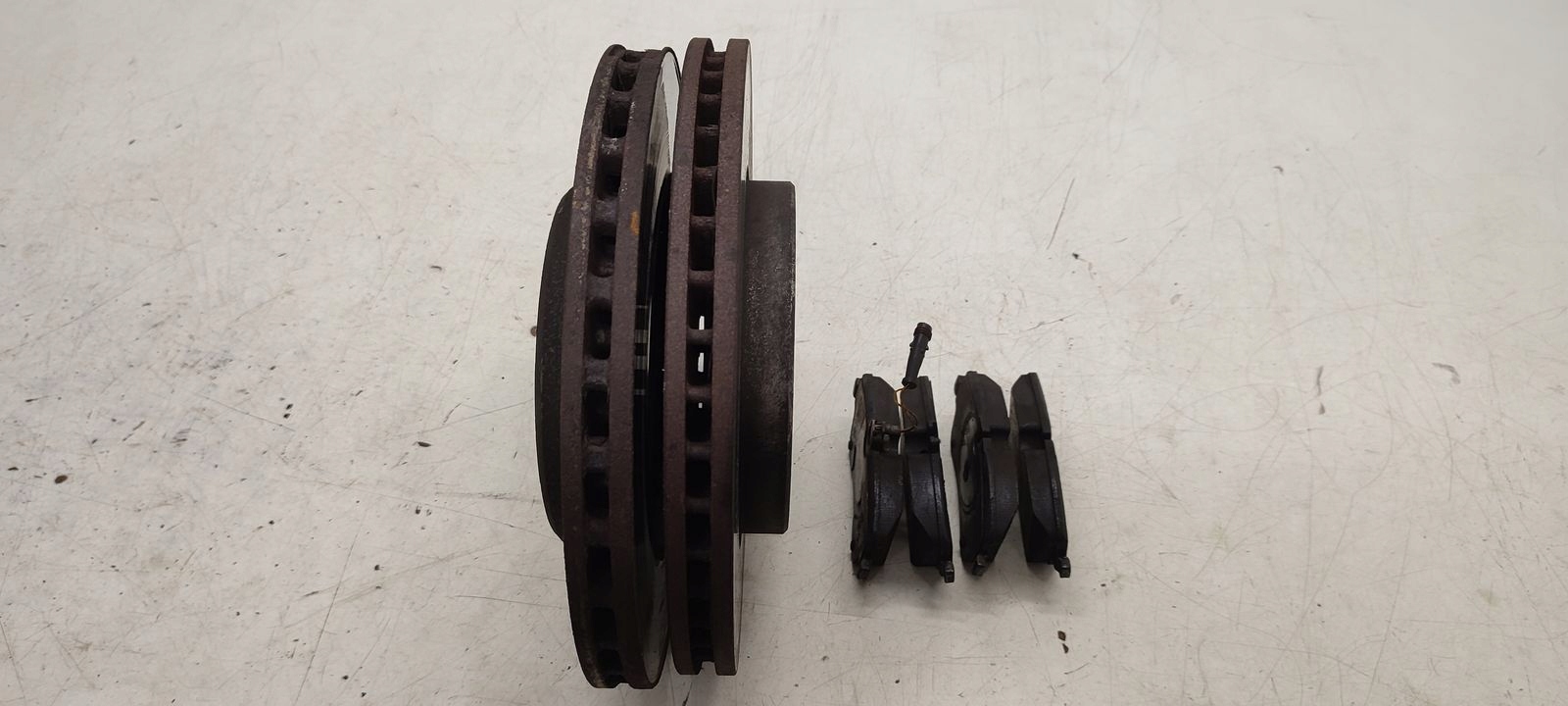 discs brake plates front Mercedes W203 1,8 compressor;