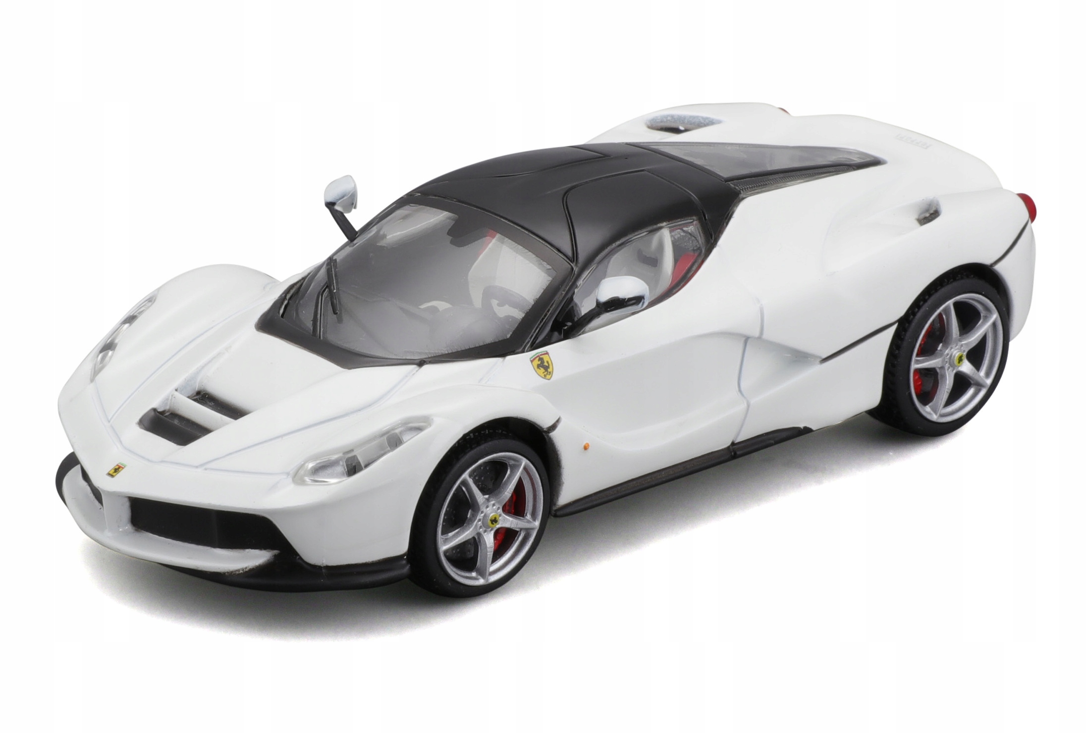 Ferrari LaFerrari bílé 1:43 Bburago