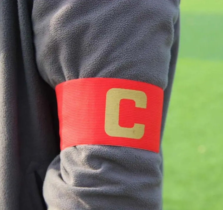 CZERWONA OPASKA KAPITANA NA RĘKE PIŁKA NOŻNA OPASKA KAPITAŃSKA SPORTOWA HIT Model Red