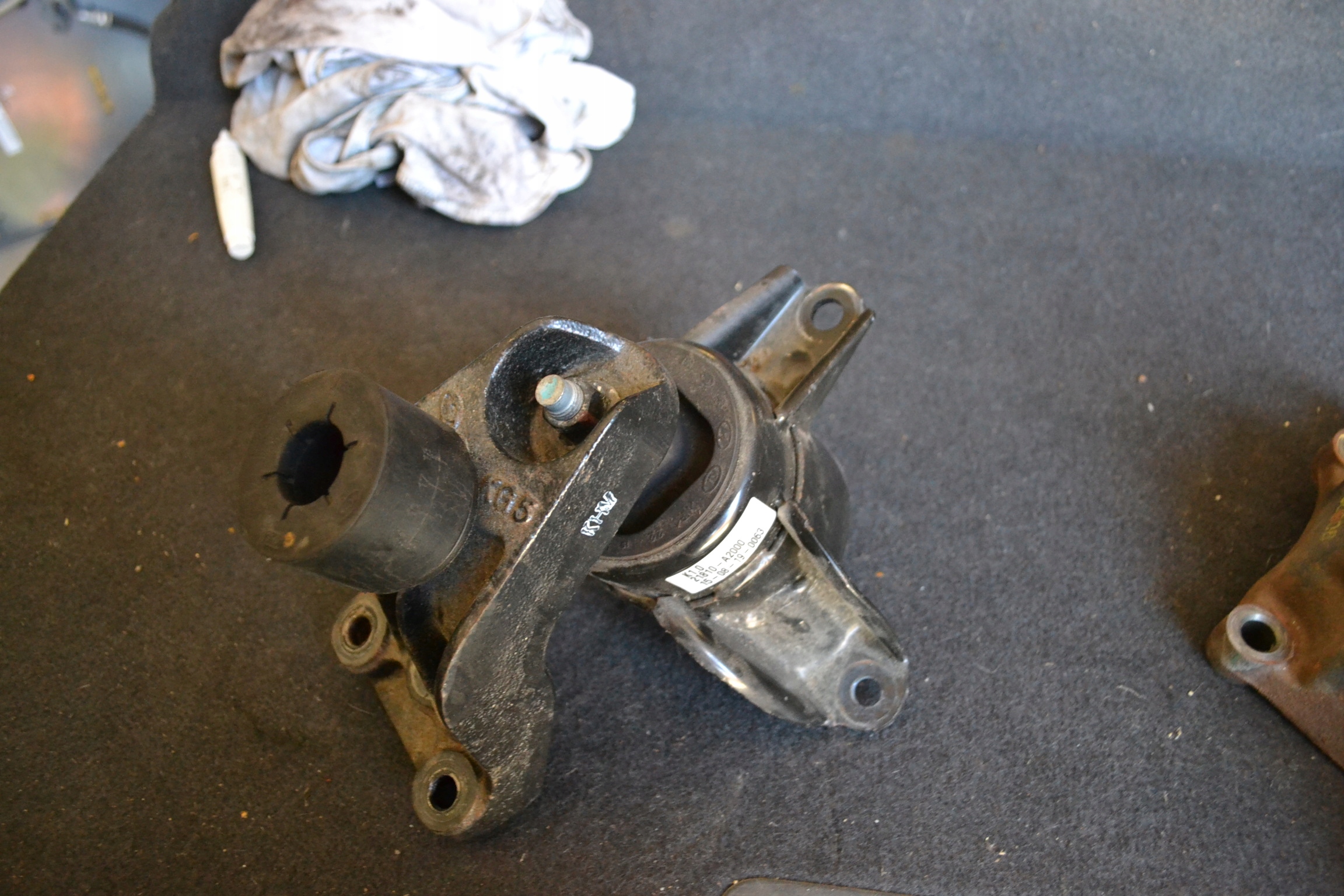 engine mount 21810-A2000 KIA CEED II 1.0T GDI