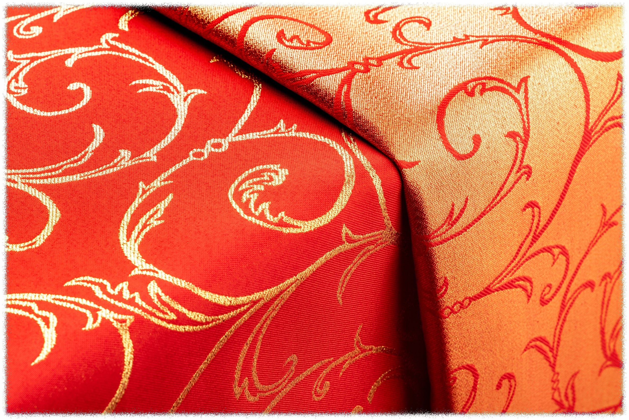 

Plamoodporny obrus Dwustronny 120x200 Red Tulipan