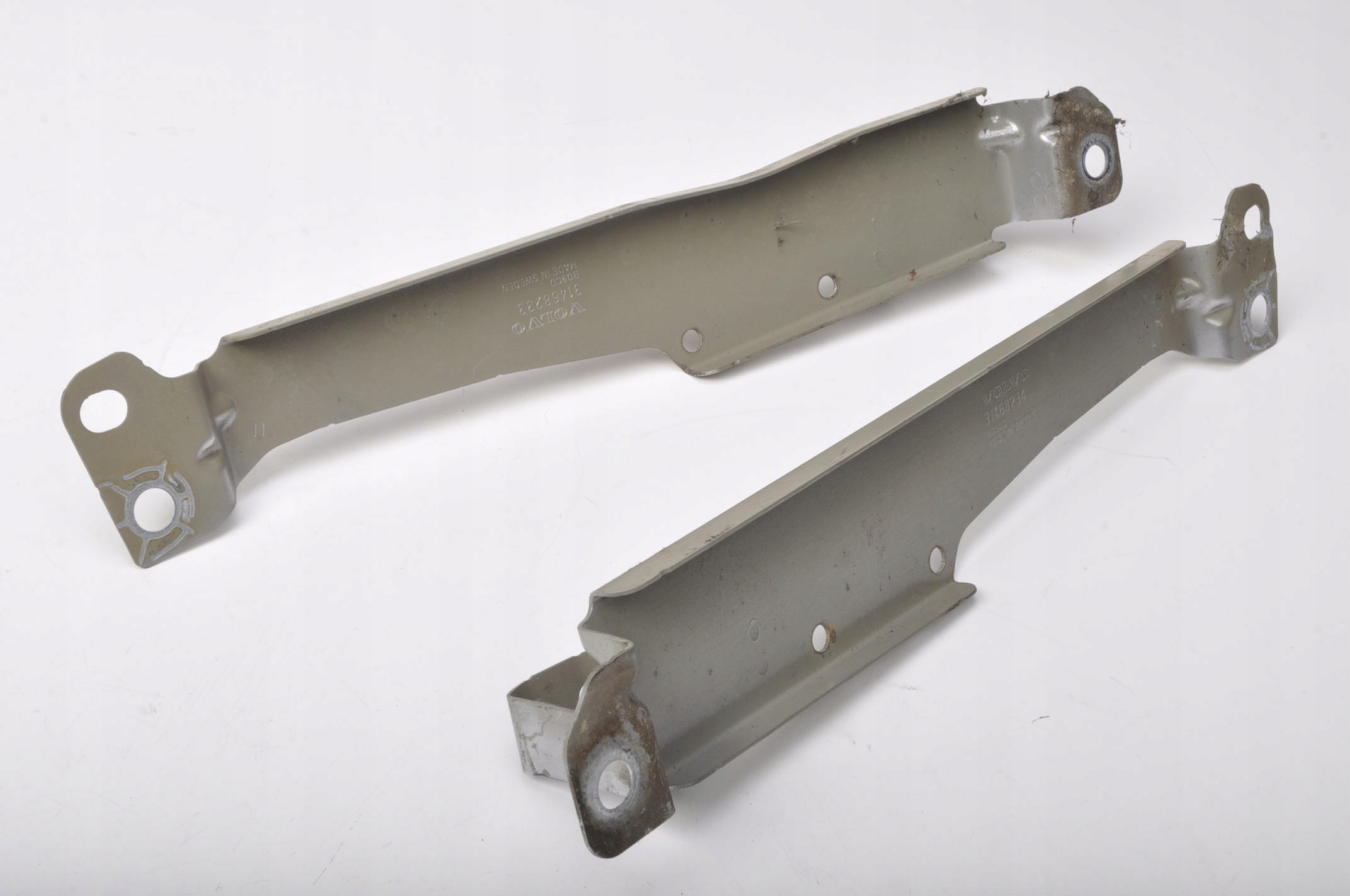 VOLVO V60 II крепление крыла 31468233 31468234