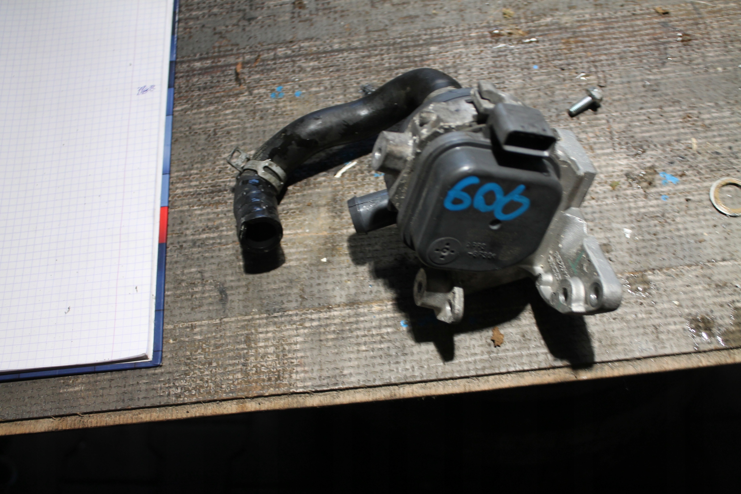 606. supplementary water pump VOLVO 8888569690