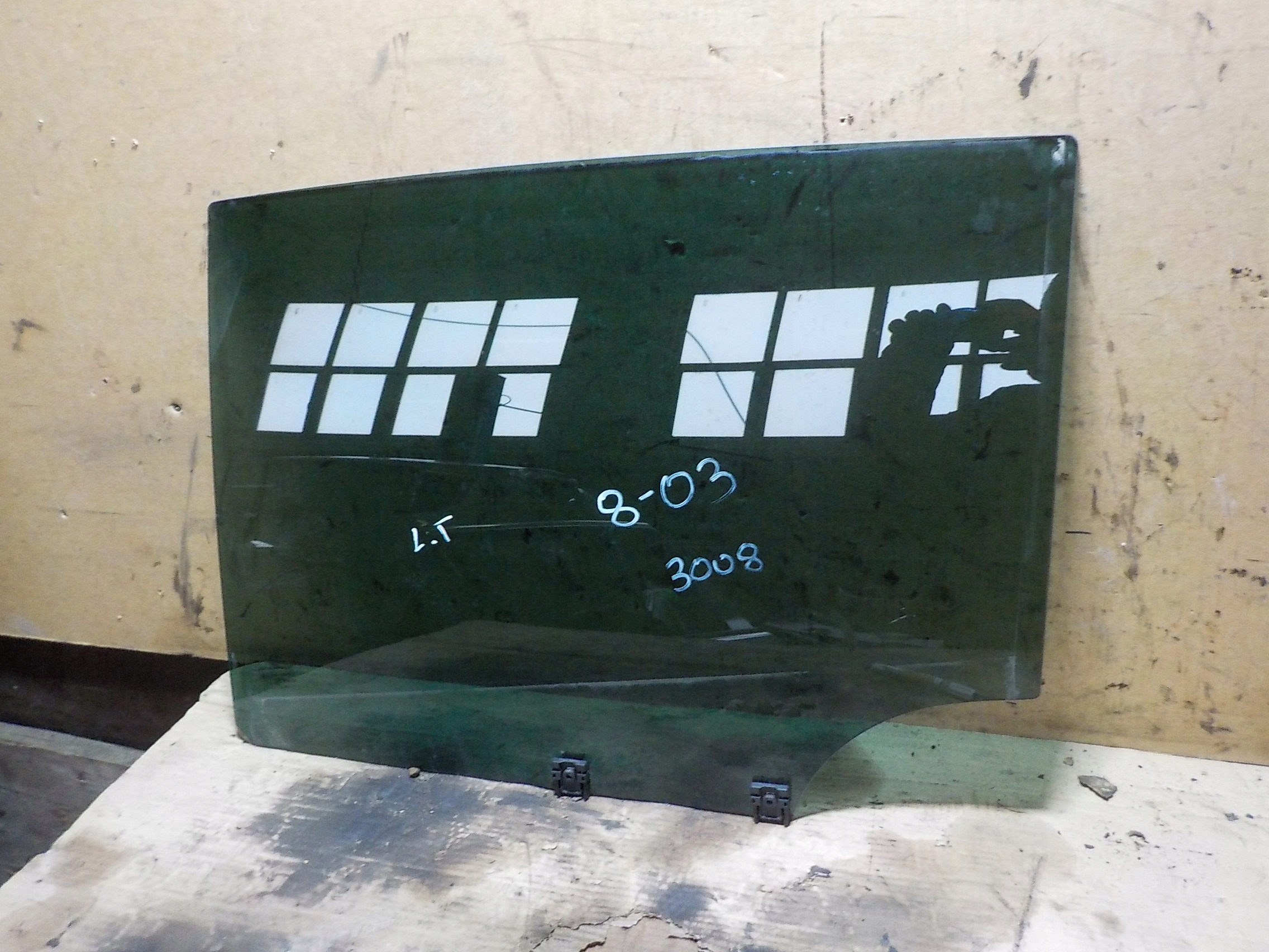 Скло заднє ліве PEUGEOT 3008 1.6 EHDi