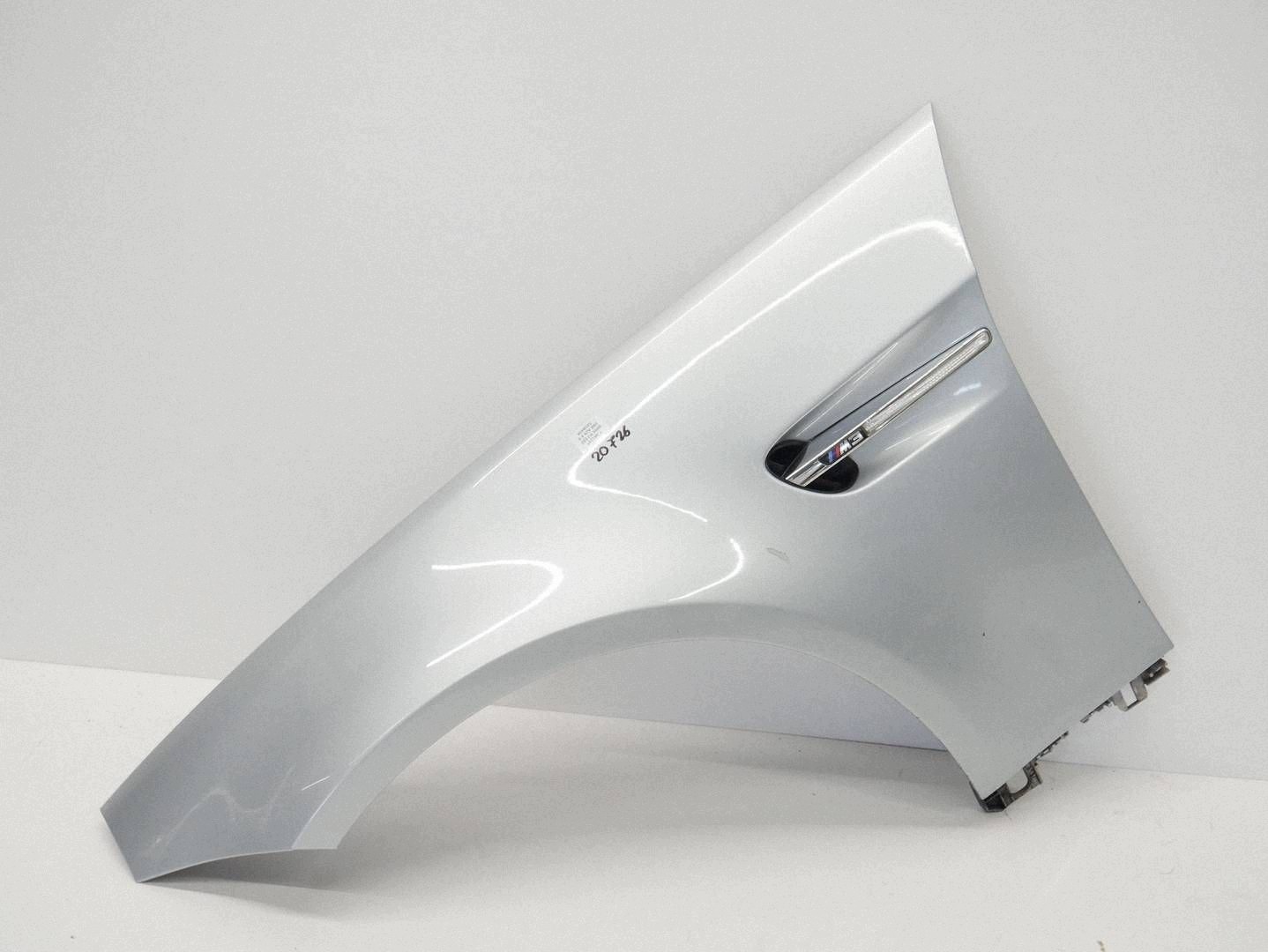 fender left front front intake indicator BMW M3 E92 A29