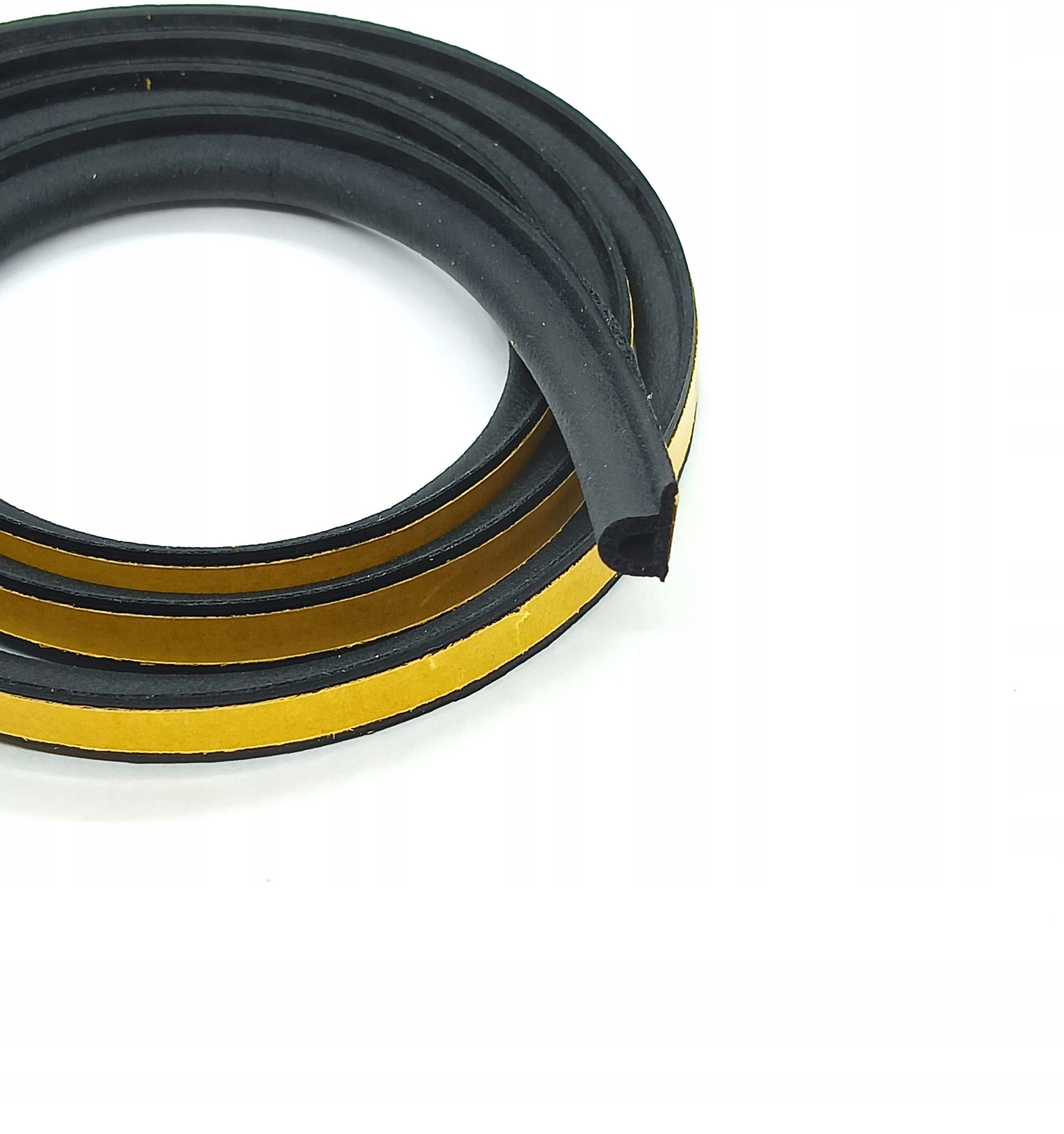 Uszczelka czarna samoprzylepna typ P 9x5.5mm