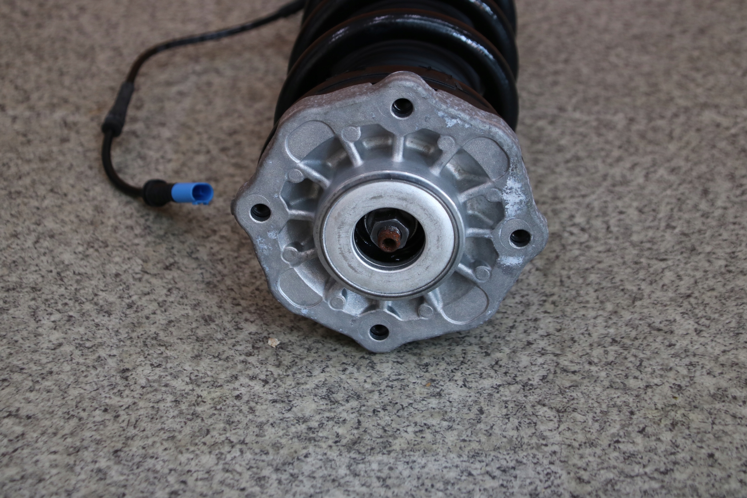 BMW X3 G01 30eX shock absorber right left rear part rear VDC 6893782