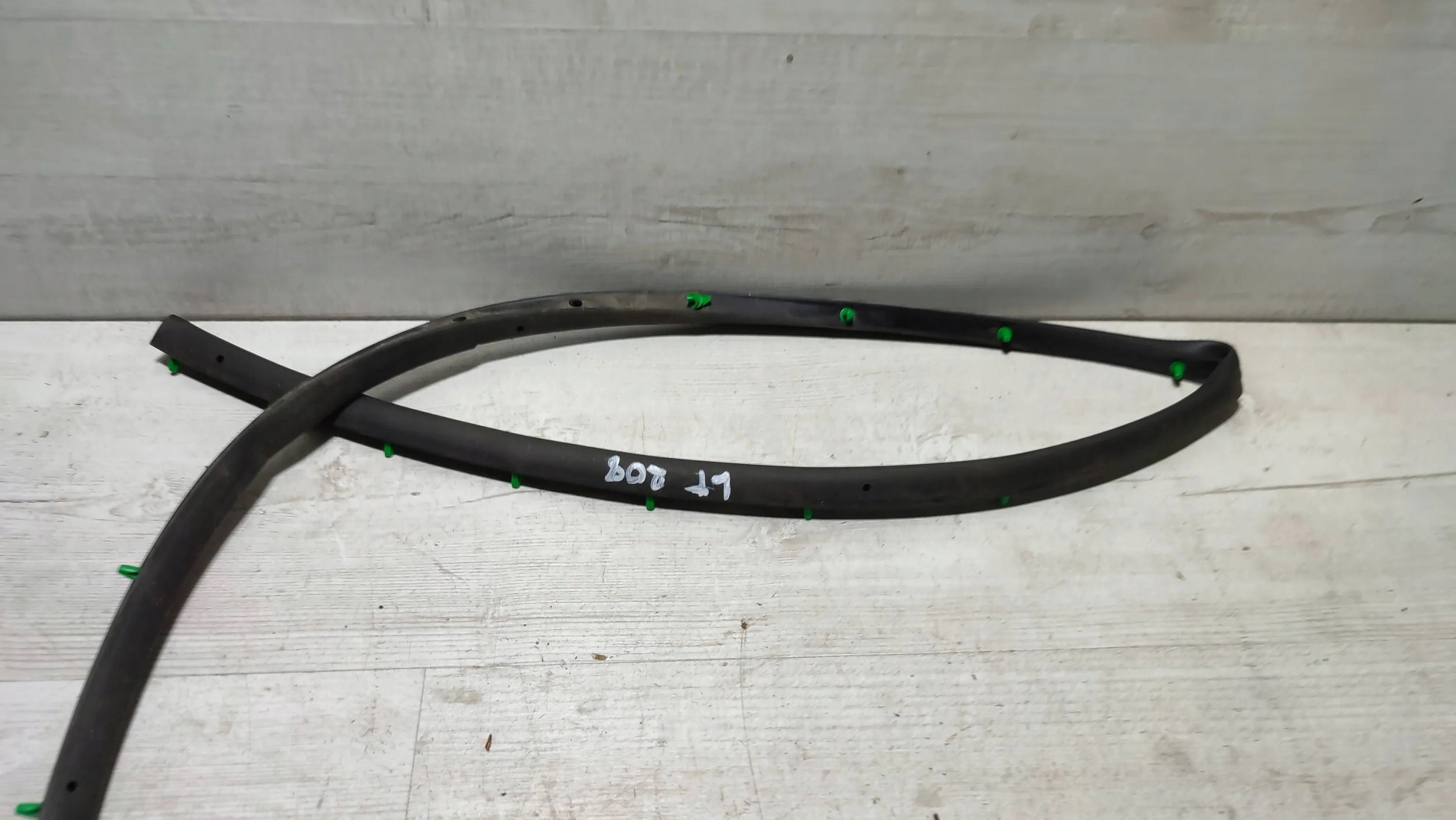 Peugeot 208 II 23r 1.2 rear part side left Uszczelki windows