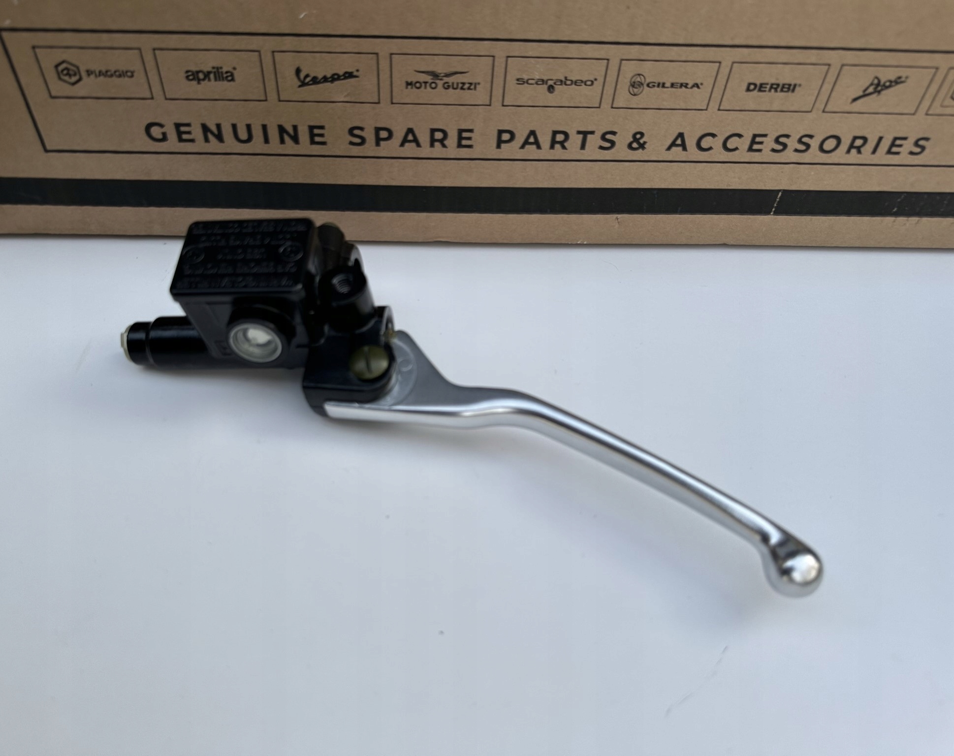 Vespa Gts brzdová pumpa ľavá kľučka brzdy Piaggio Medley s Abs originál
