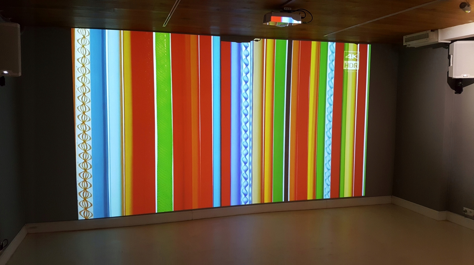 Farba ekran projekcyjny Noxscreen #3 Dark Abyss c.szary farba do projektora Pojemność 0.94 l