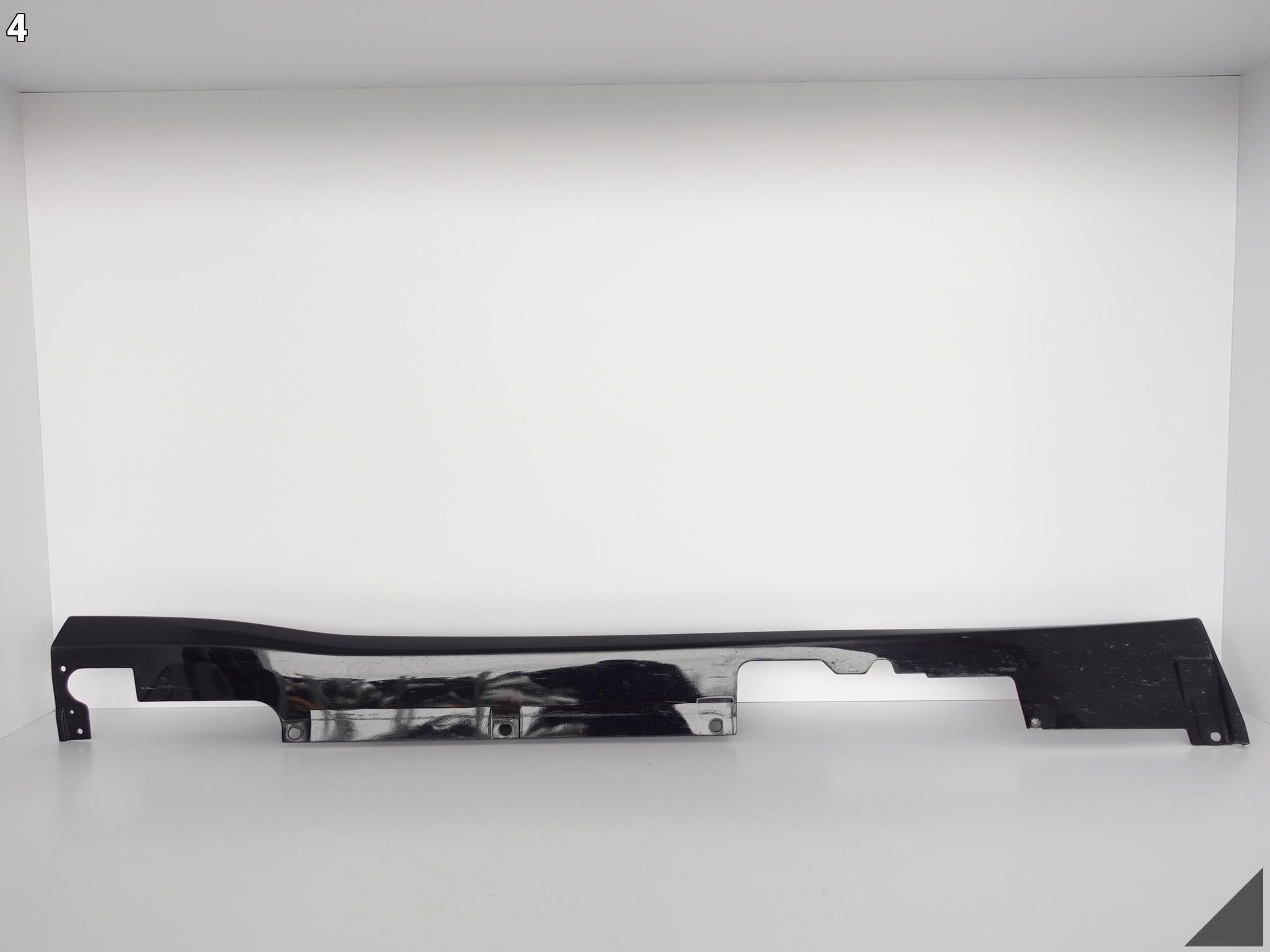 FERRARI F12 BERLINETTA threshold right moulding cap
