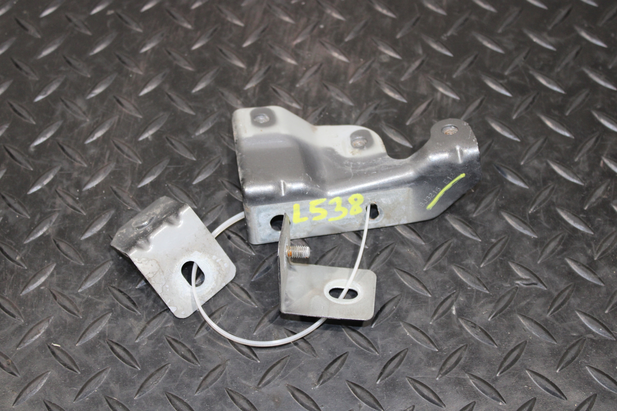 Support plaque Aile LAND ROVER EVOQUE L538 BJ3216B12