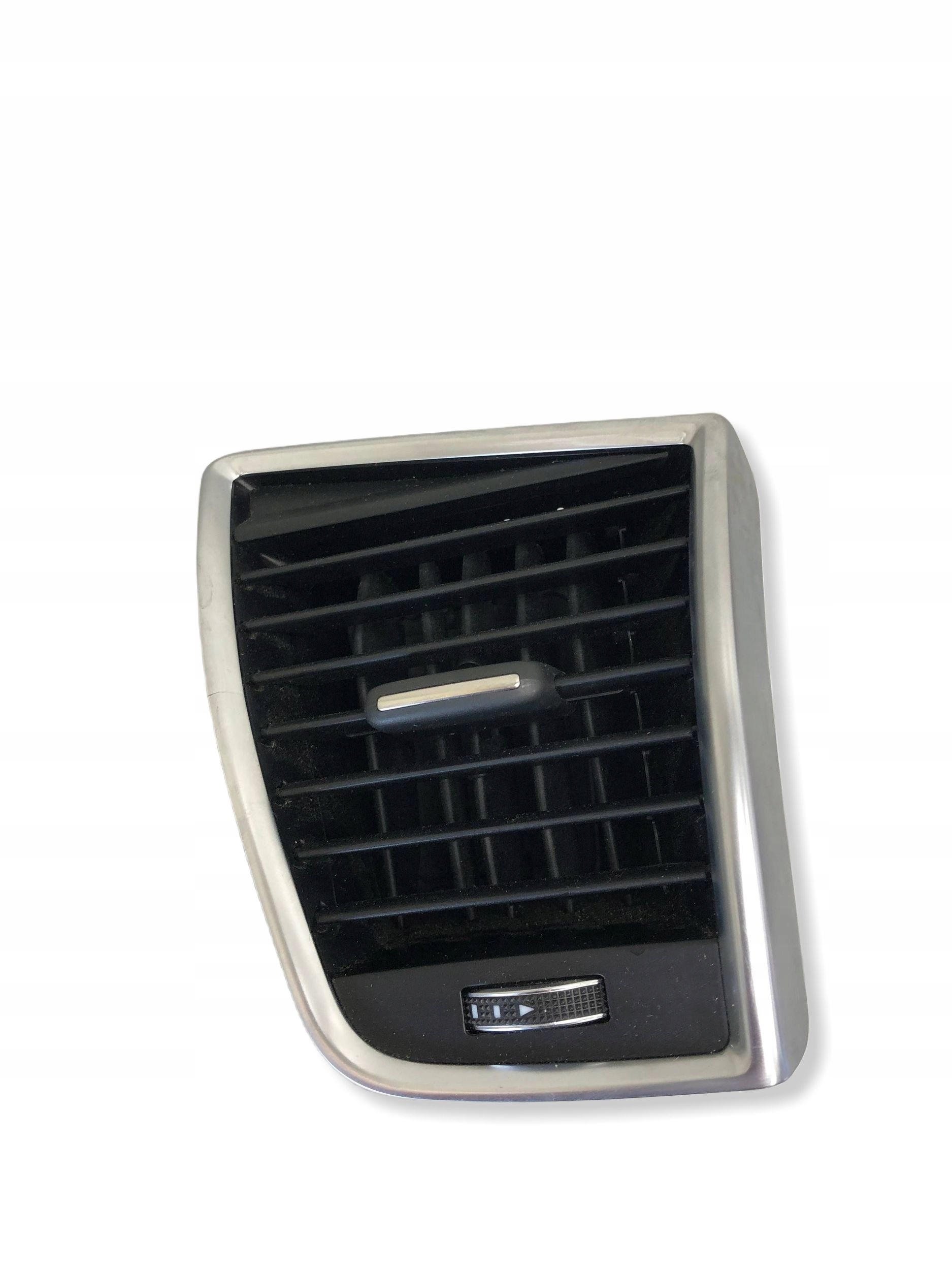 grid air conditioning devices right front AUDI Q5 LIFT 8R1820902