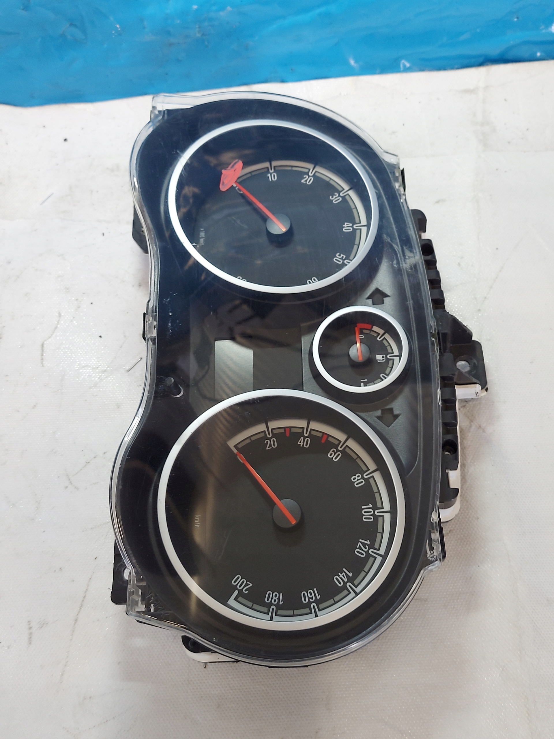dials clock CORSA D 1.2 B P0013312043