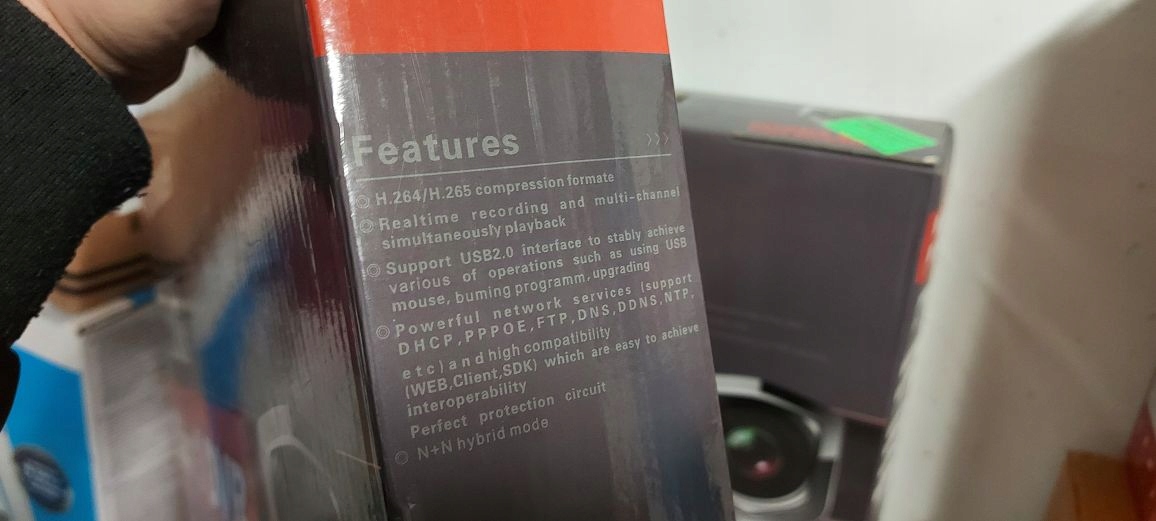 Rejestrator Nagrywarka IP LCD 4 kamery WiFi 2Mpx Zasięg podczerwieni 30 m