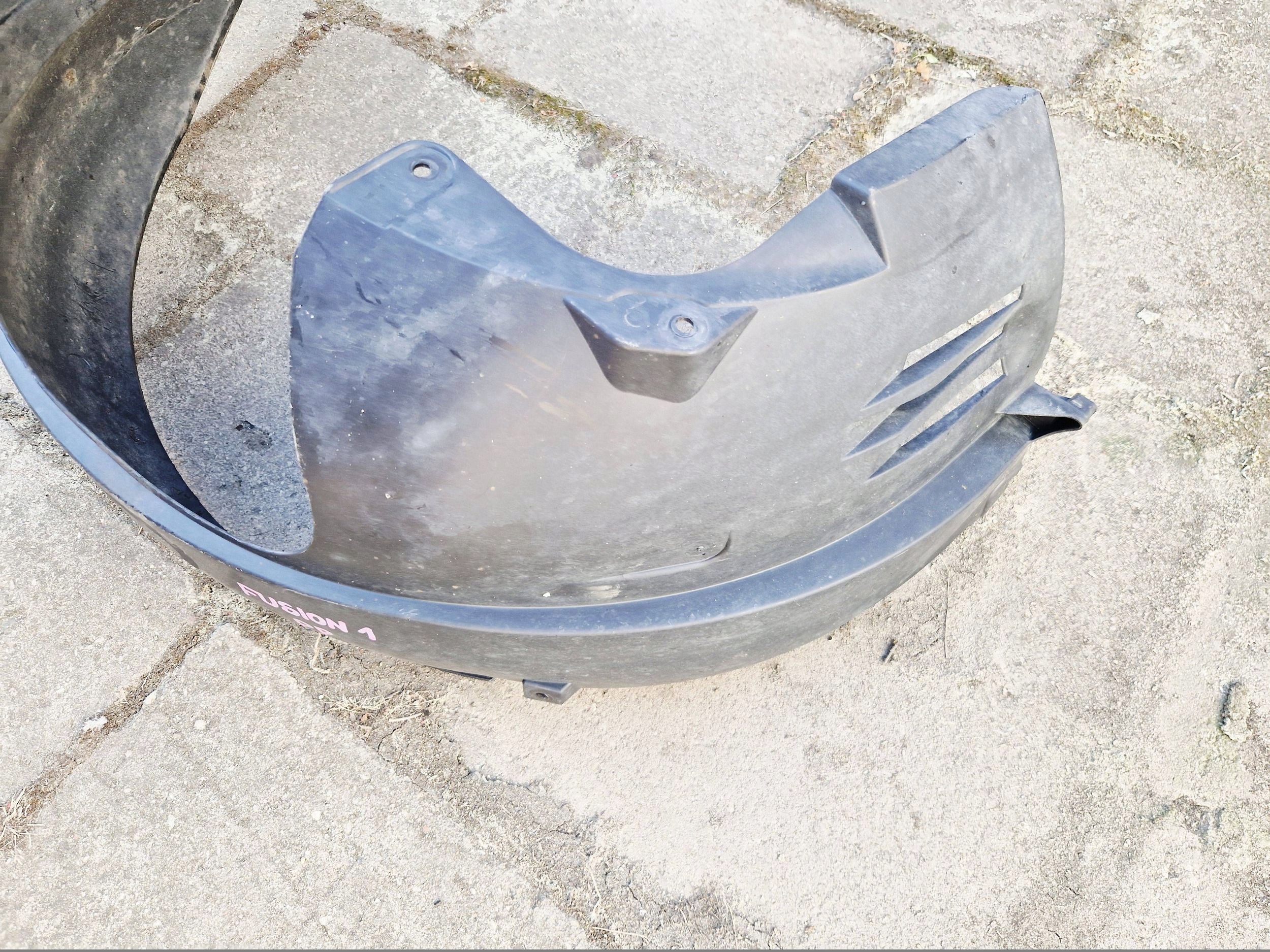 mudguard front right Ford Fusion mk1 2N1X16114AD