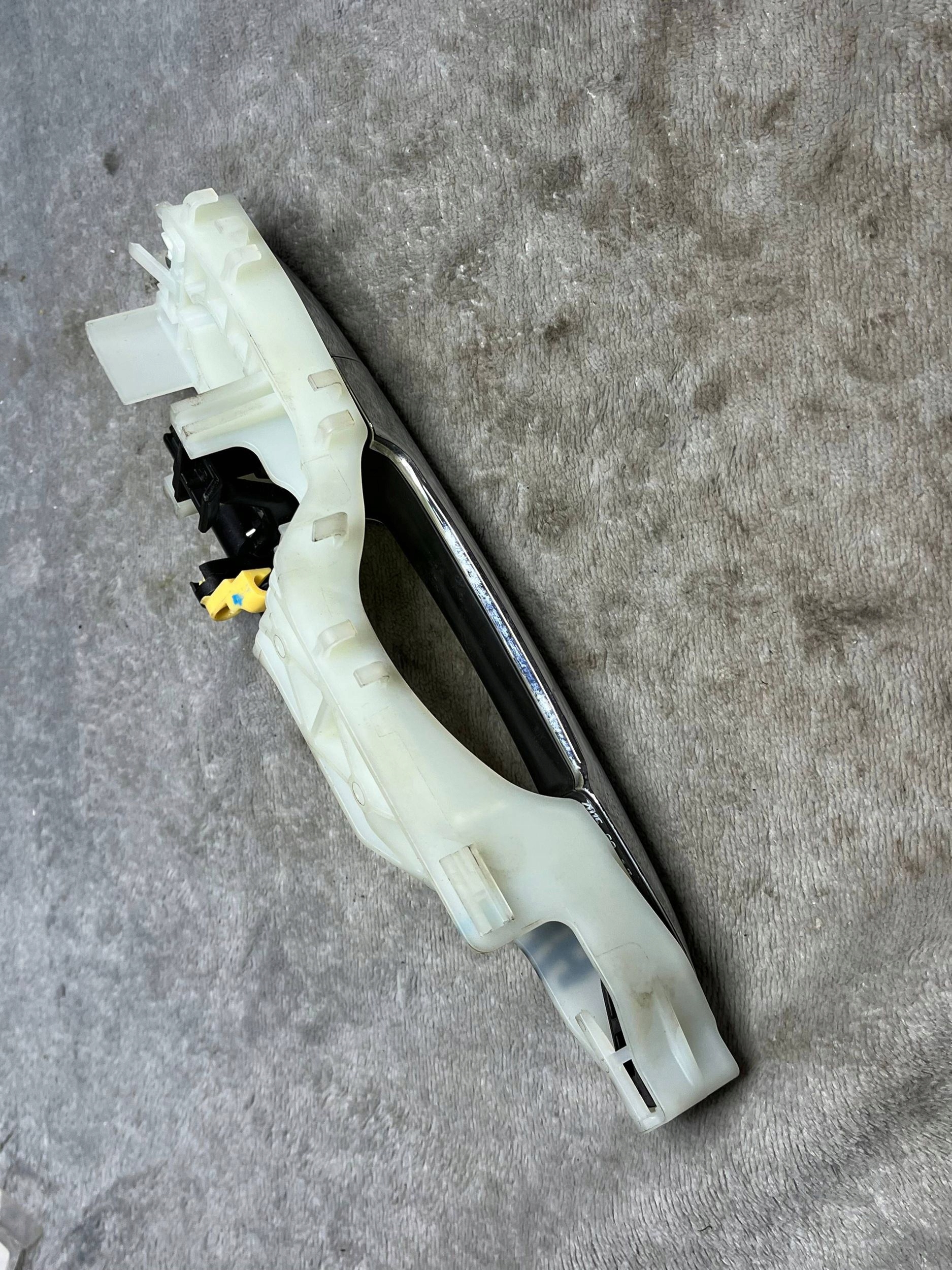 KIA PICANTO handle door left front 826551Y000 !J