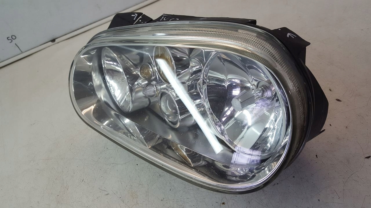 light front front left VW Golf IV