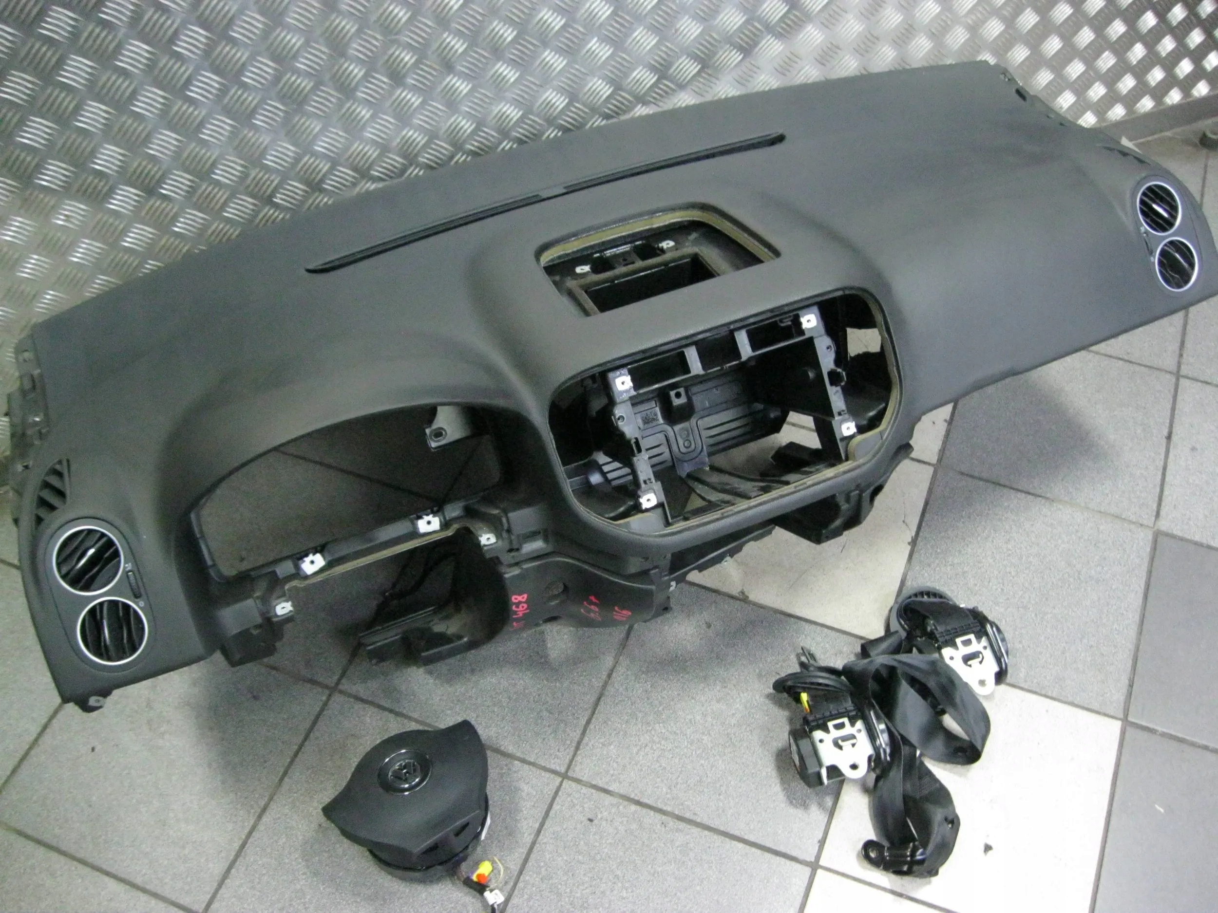dashboard console airbag VW Volkswagen Golf VI plus