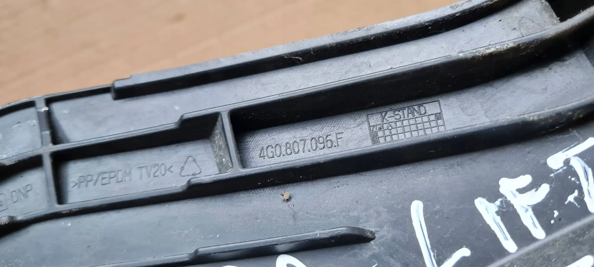 A6 C7 4G LIFT SUPPORT SUPPORT PLAQUE PARE CHOC DROITE AVANT 4G0807096F