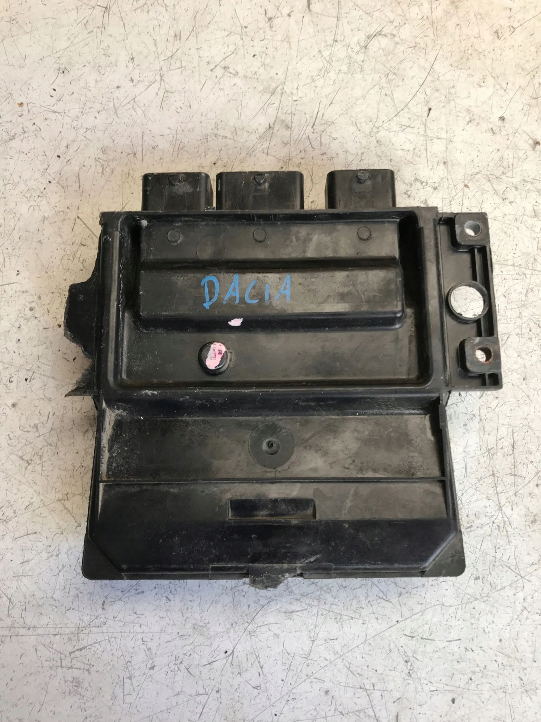 computer control unit of the engine DACIA LOGAN 1.5 DCI 8200513058