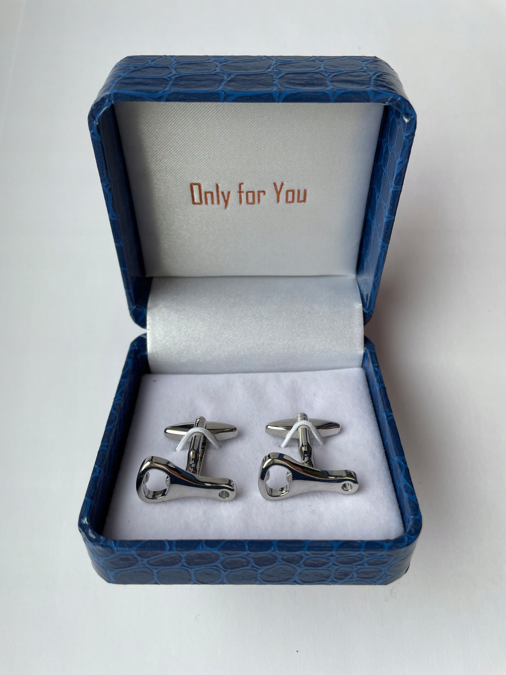 Barové manžetové knoflíčky Exc Otvírák na čepičky piva pro klub Pubu Barku