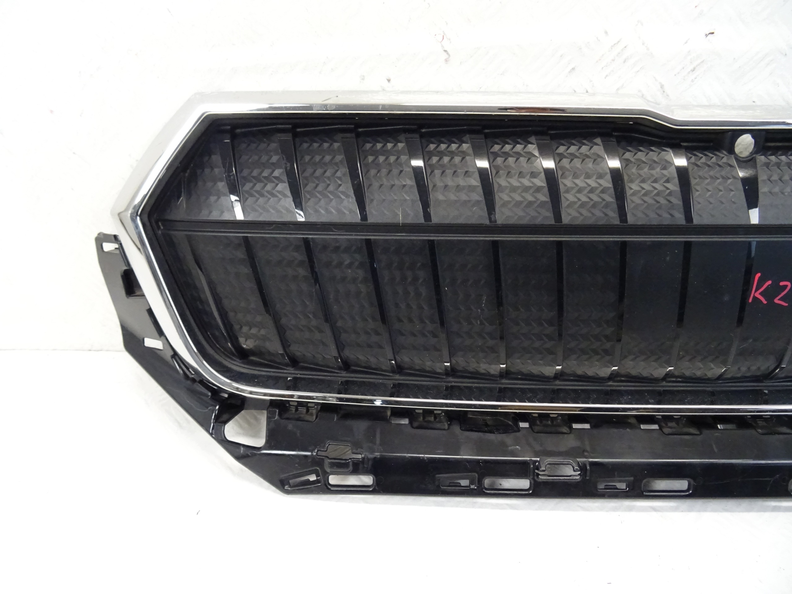 grill grille front SKODA ENYAQ 5LA853653