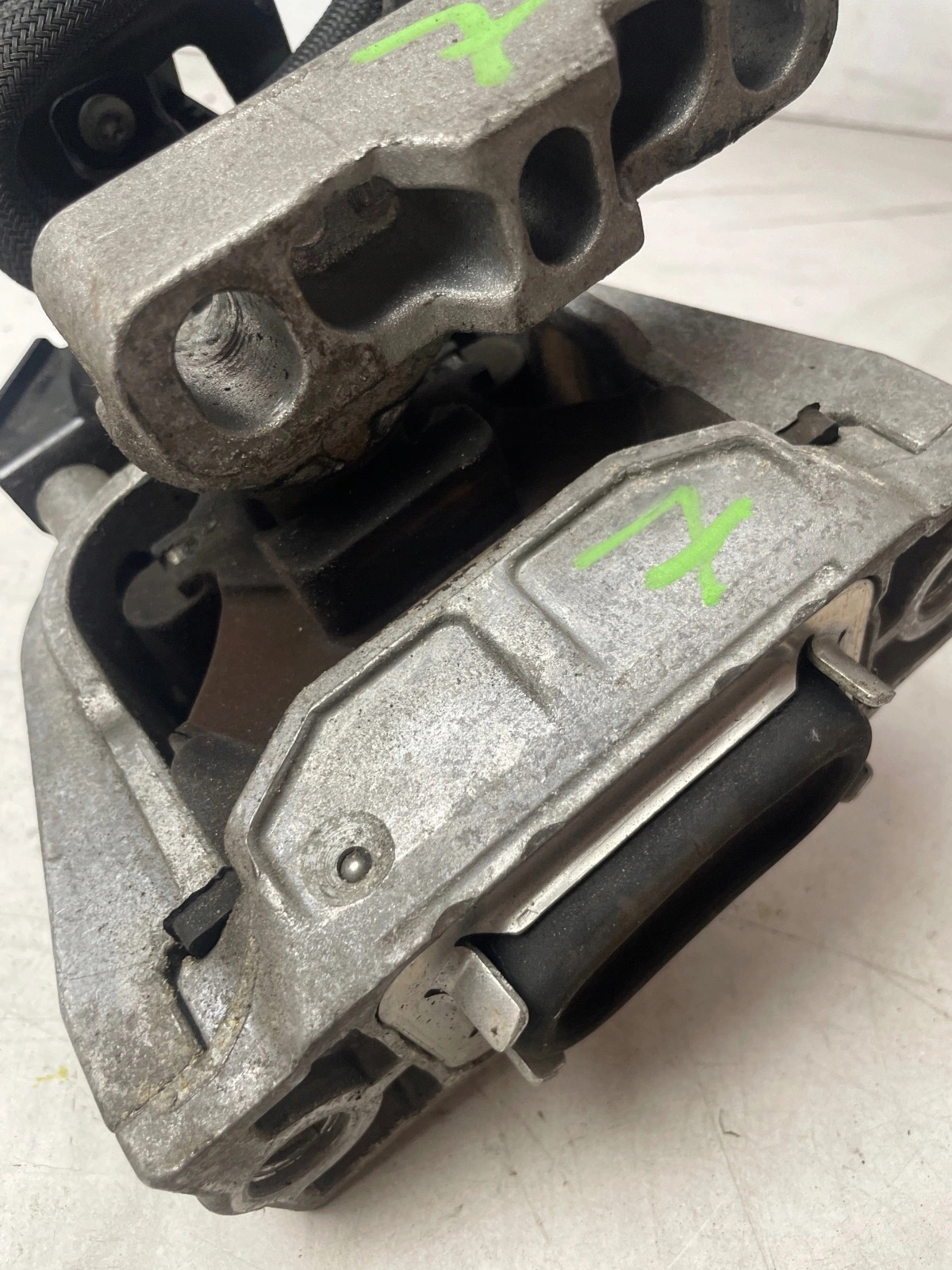 holder engine mount sensor Volkswagen Audi Skoda