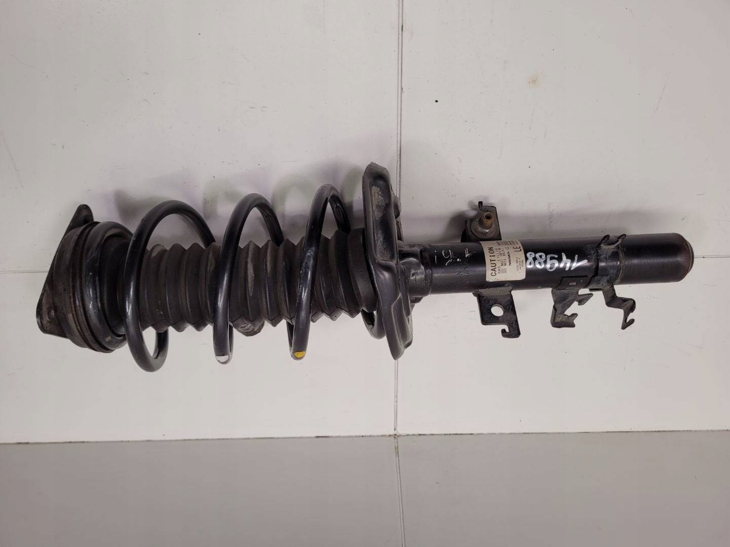 shock absorber front left side Renault Kadjar 2018 54303HV01A
