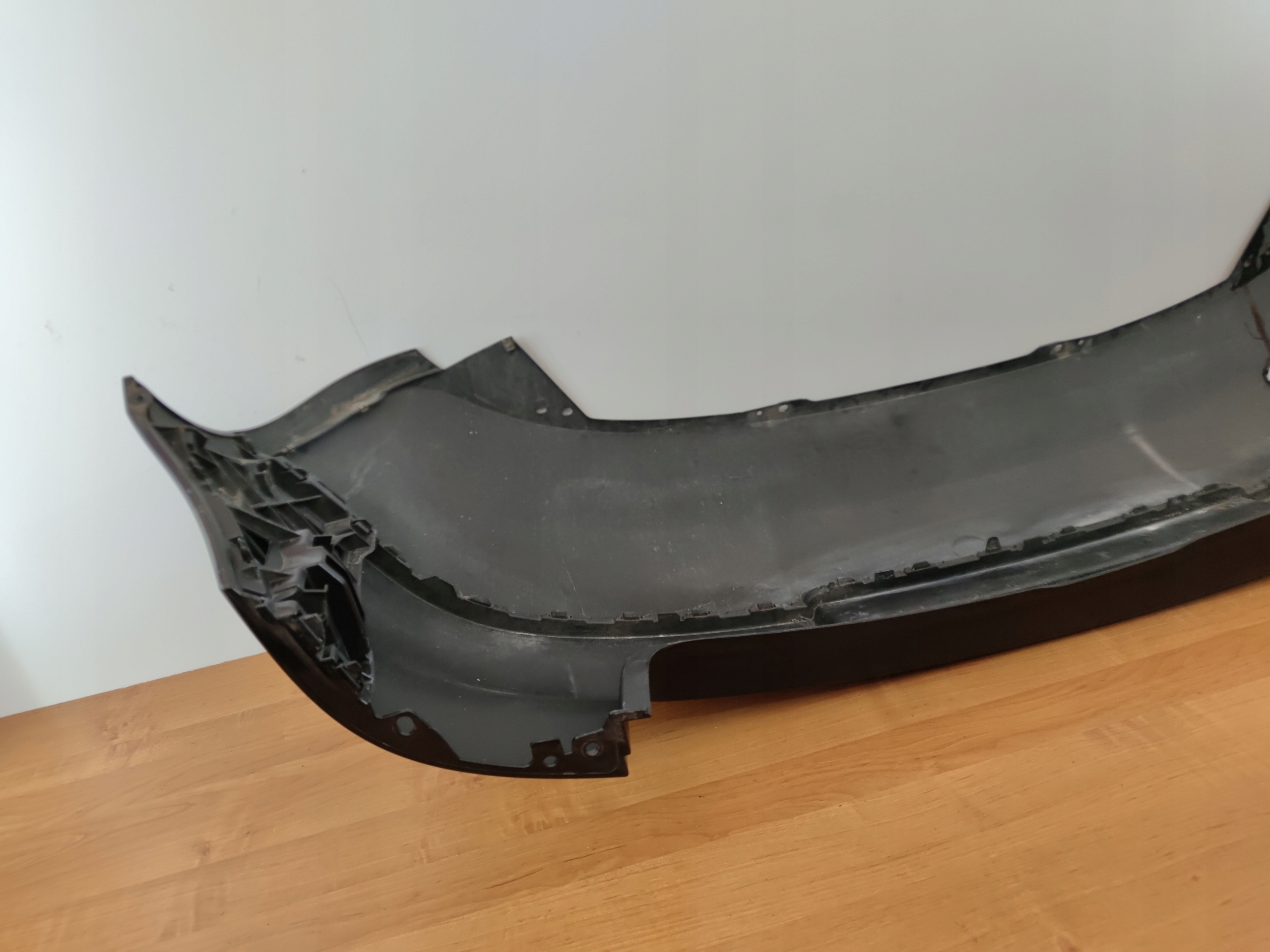 VW GOLF V 5 HB bumper rear part rear without CZUJNIKOW PDC