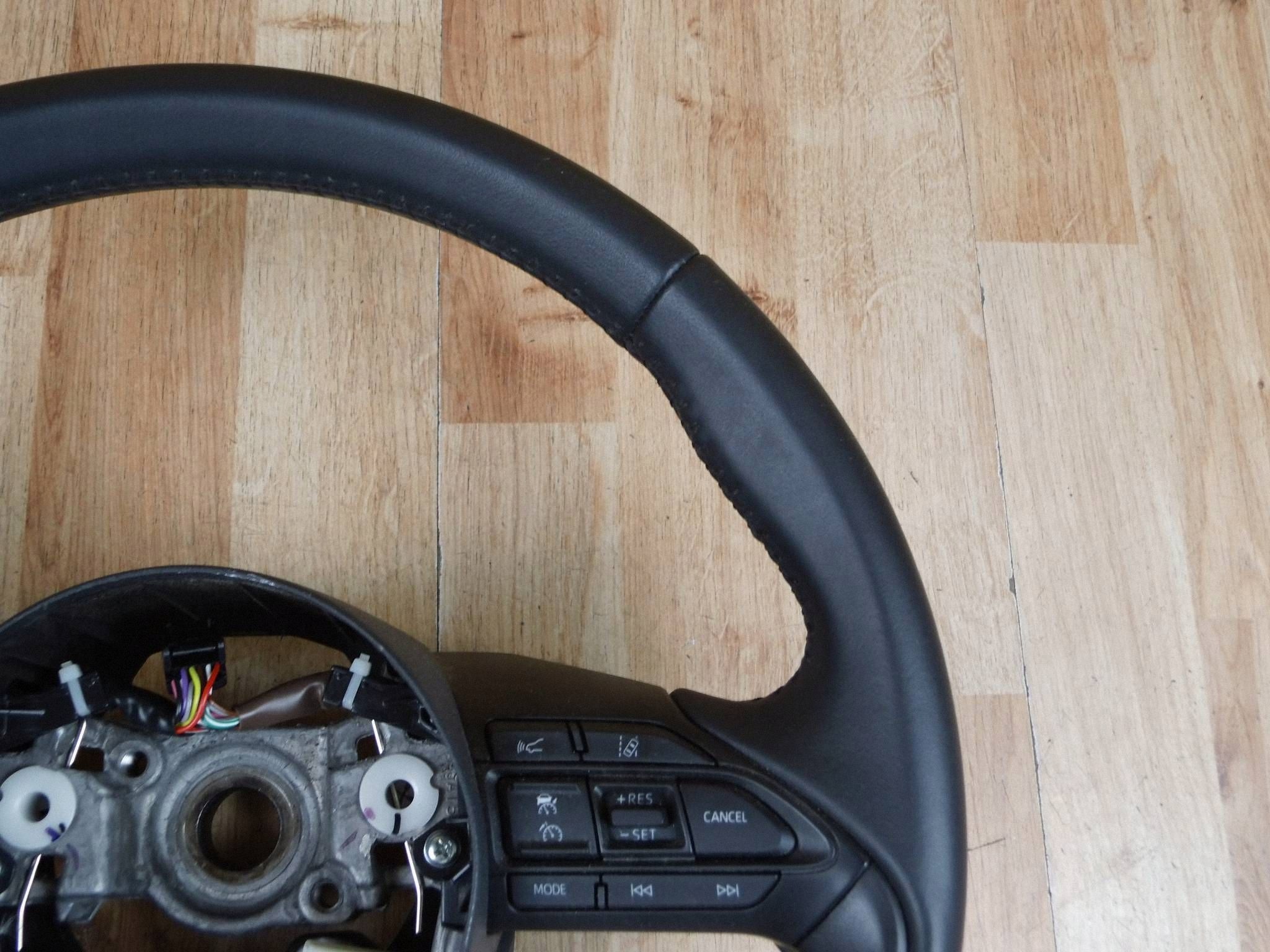 Toyota Yaris IV lenkrad PODGRZEWANA GRZANA