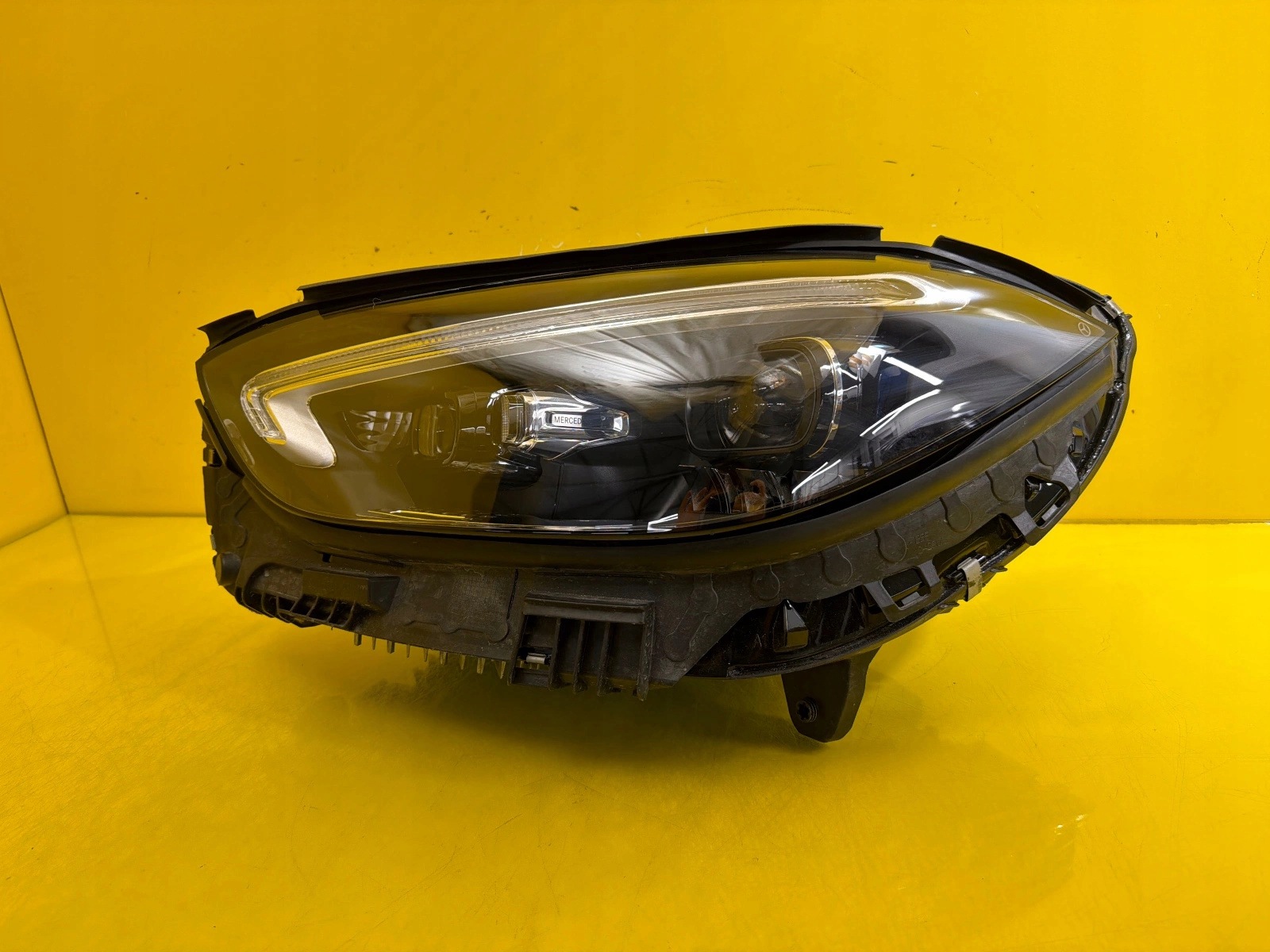 light left Mercedes C-Klasa W206 Digital Light A2069060902