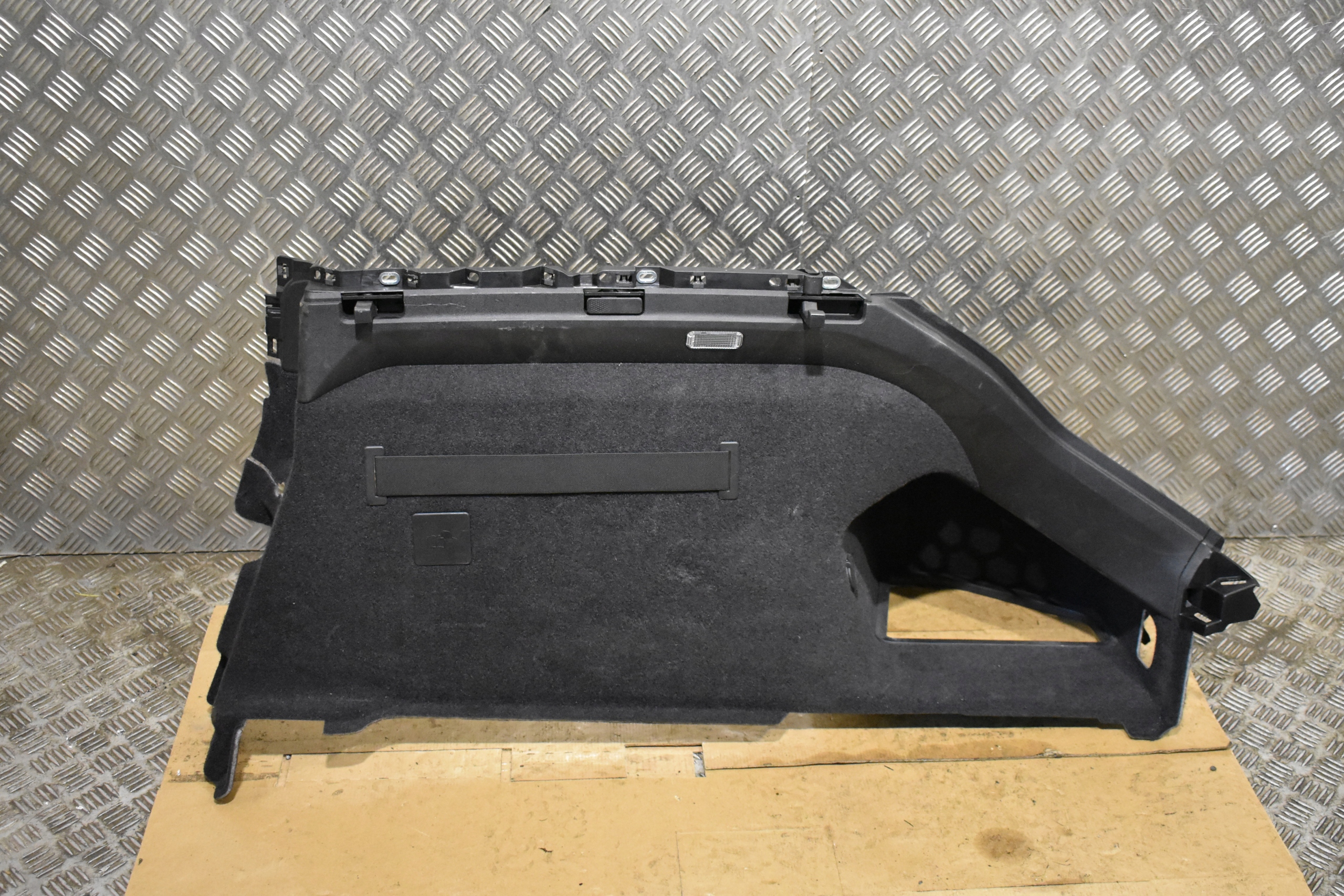 boot upholstery right PORSCHE TAYCAN CROSS TURISMO 1